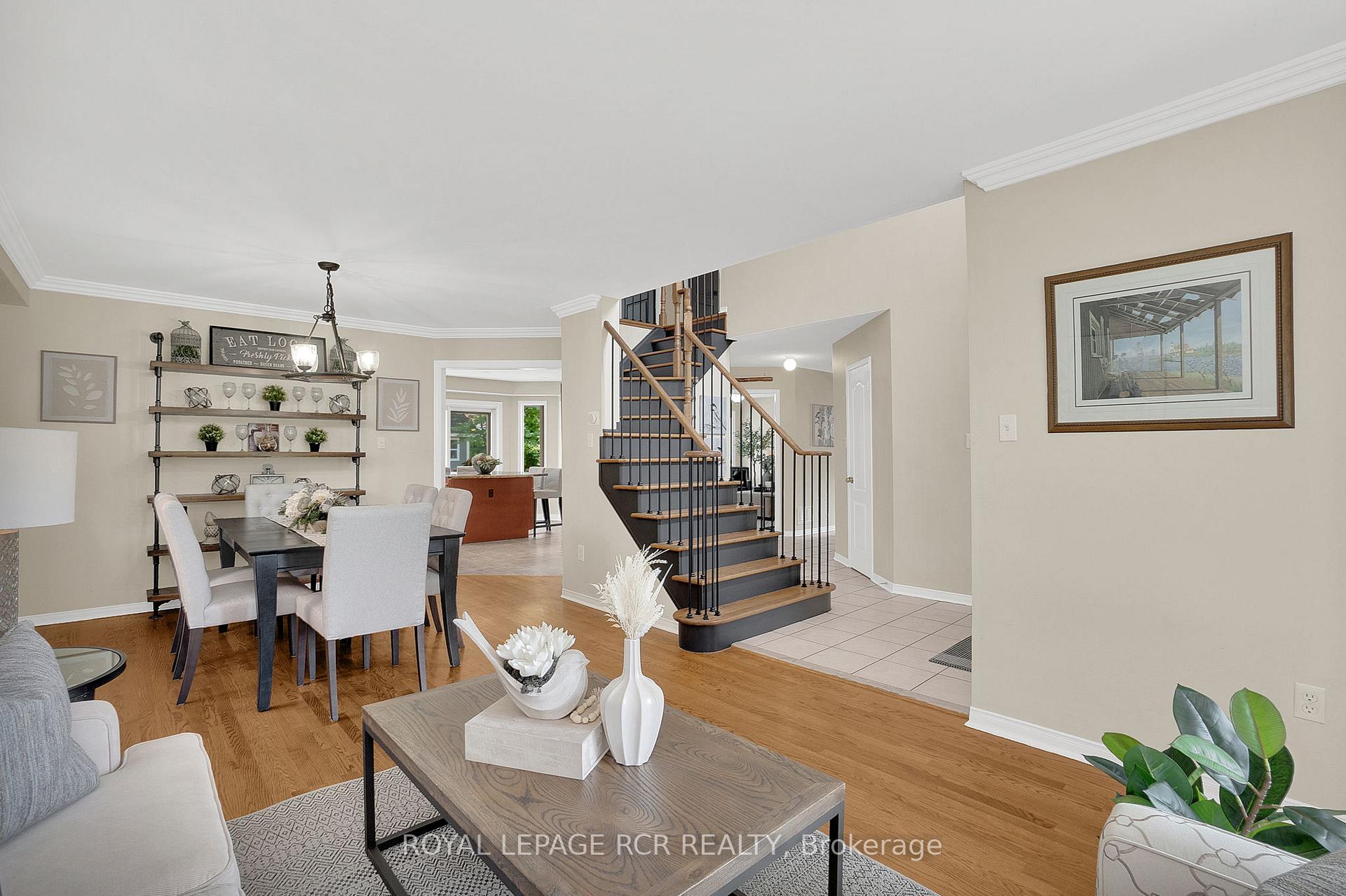 Photo 24 of 9 Schaefer Place, Caledon, Bolton North — HOMEH