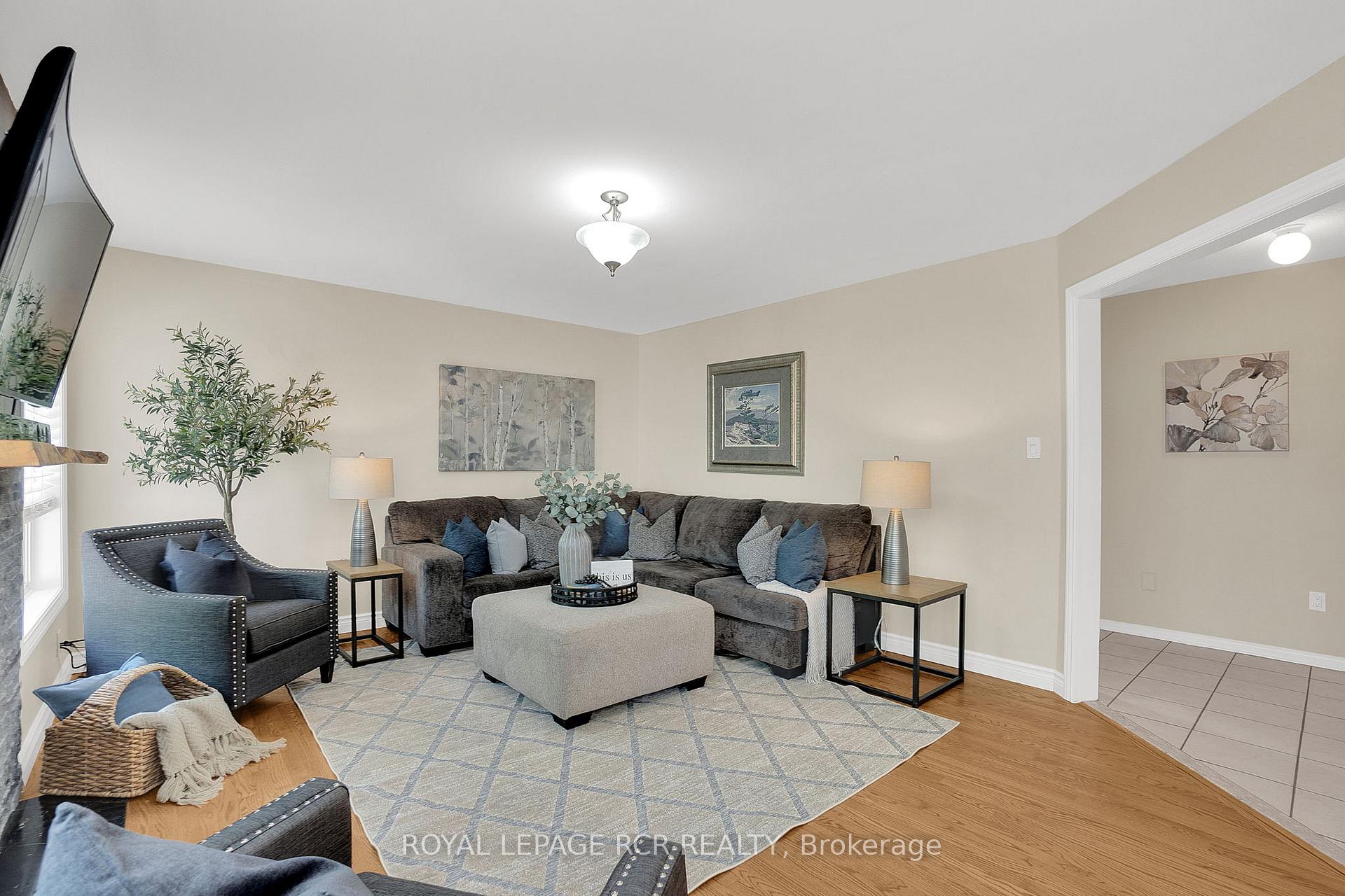 Photo 36 of 9 Schaefer Place, Caledon, Bolton North — HOMEH