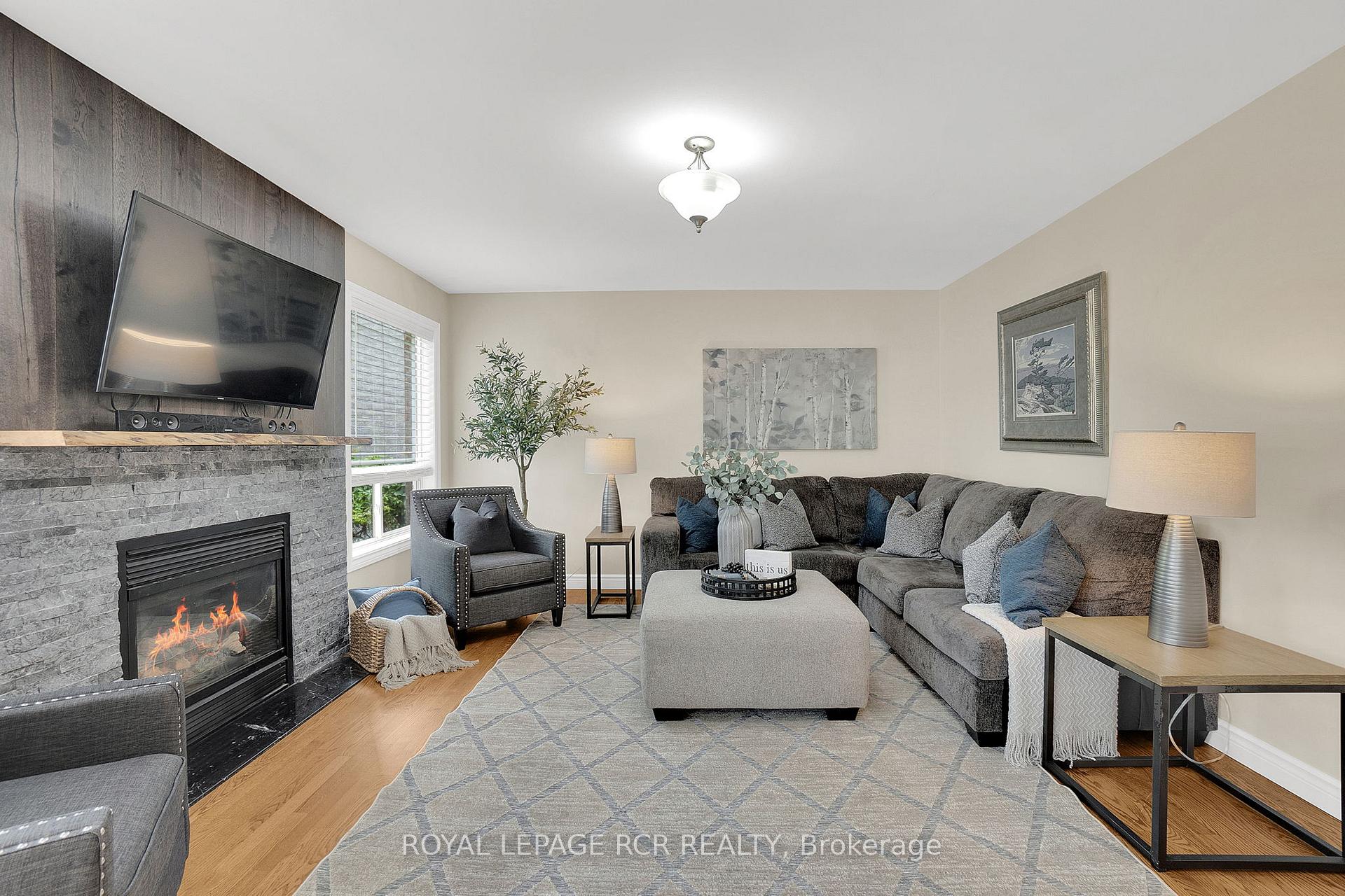 Photo 40 of 9 Schaefer Place, Caledon, Bolton North — HOMEH