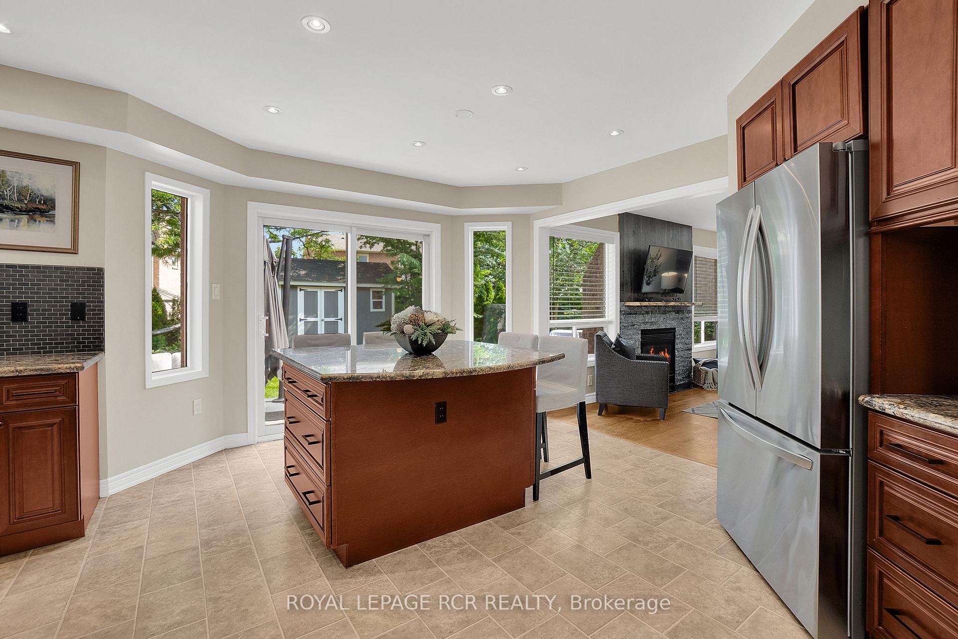 Photo 12 of 9 Schaefer Place, Caledon, Bolton North — HOMEH