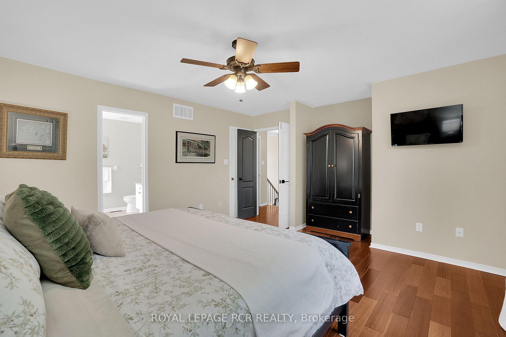 Photo 8 of 9 Schaefer Place, Caledon, Bolton North — HOMEH