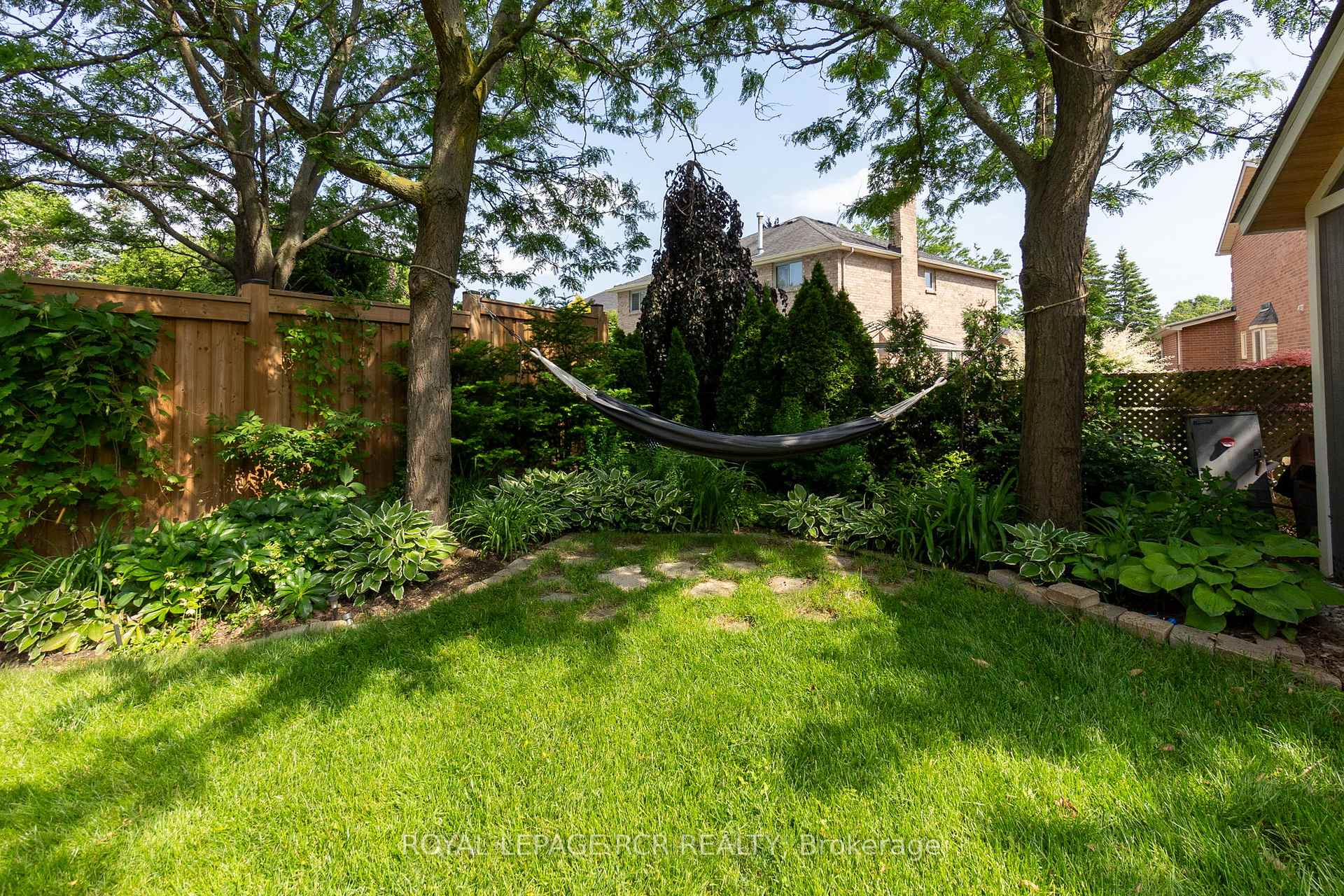 Photo 22 of 9 Schaefer Place, Caledon, Bolton North — HOMEH