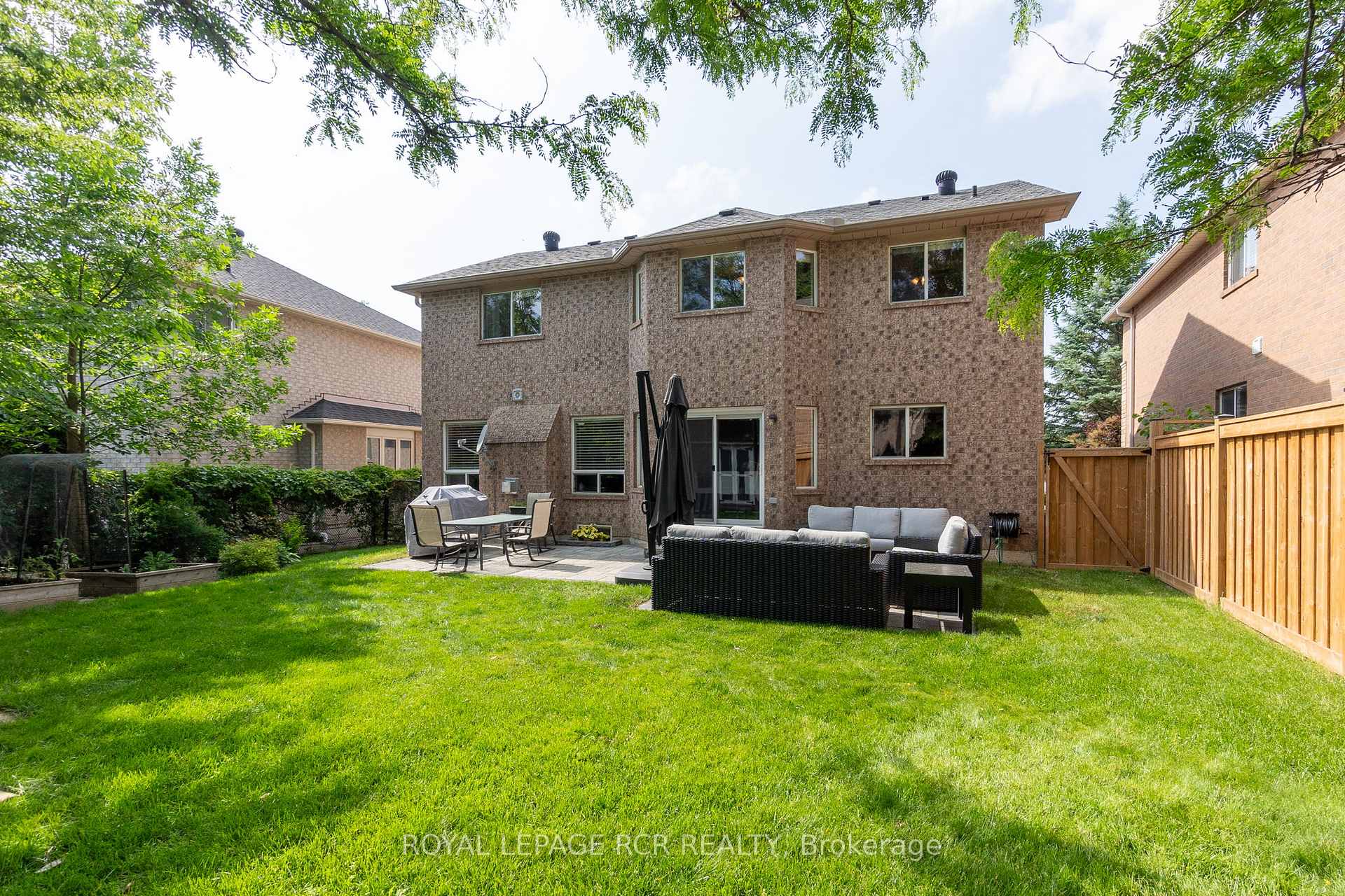 Photo 31 of 9 Schaefer Place, Caledon, Bolton North — HOMEH