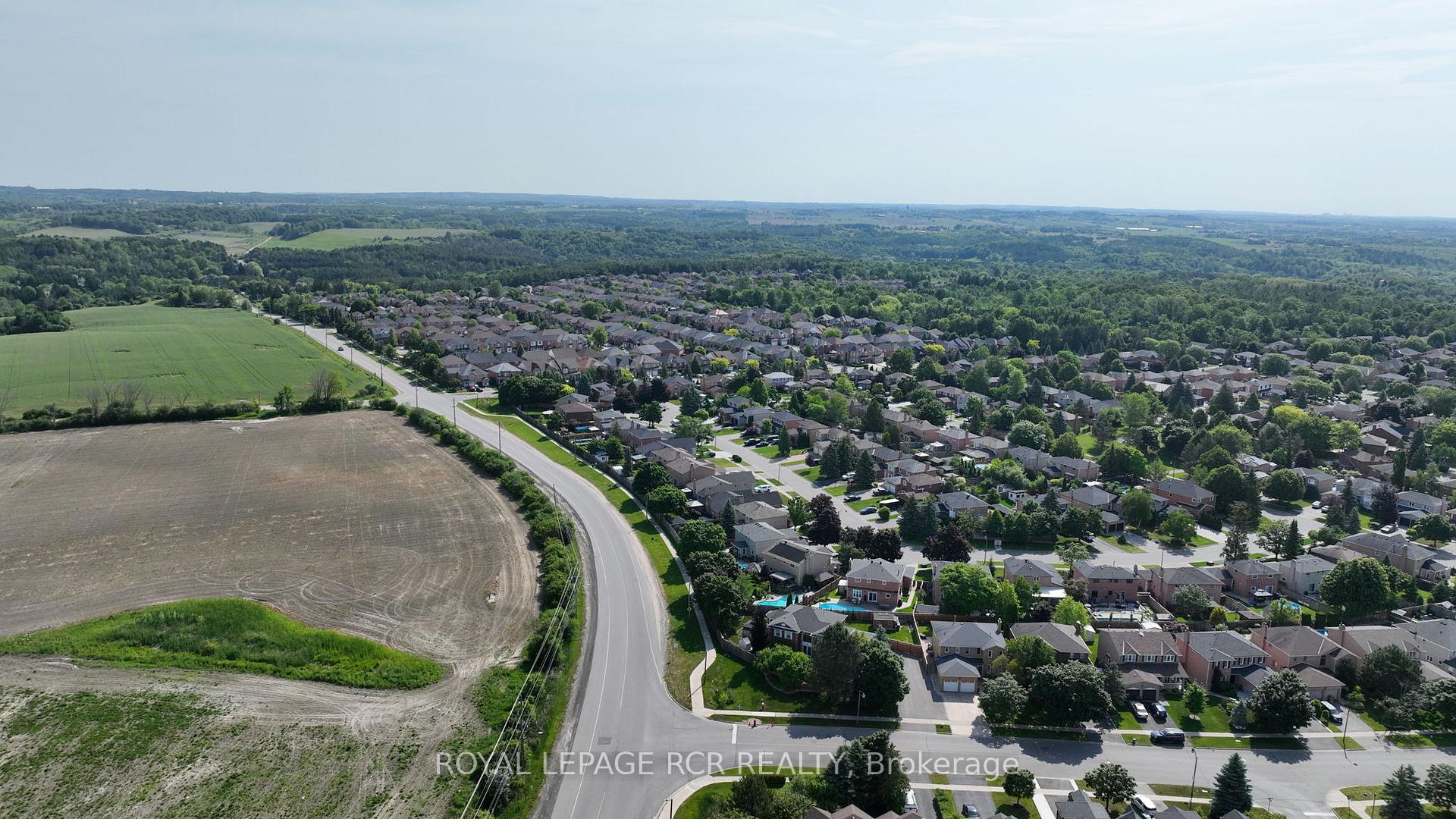 Photo 35 of 9 Schaefer Place, Caledon, Bolton North — HOMEH