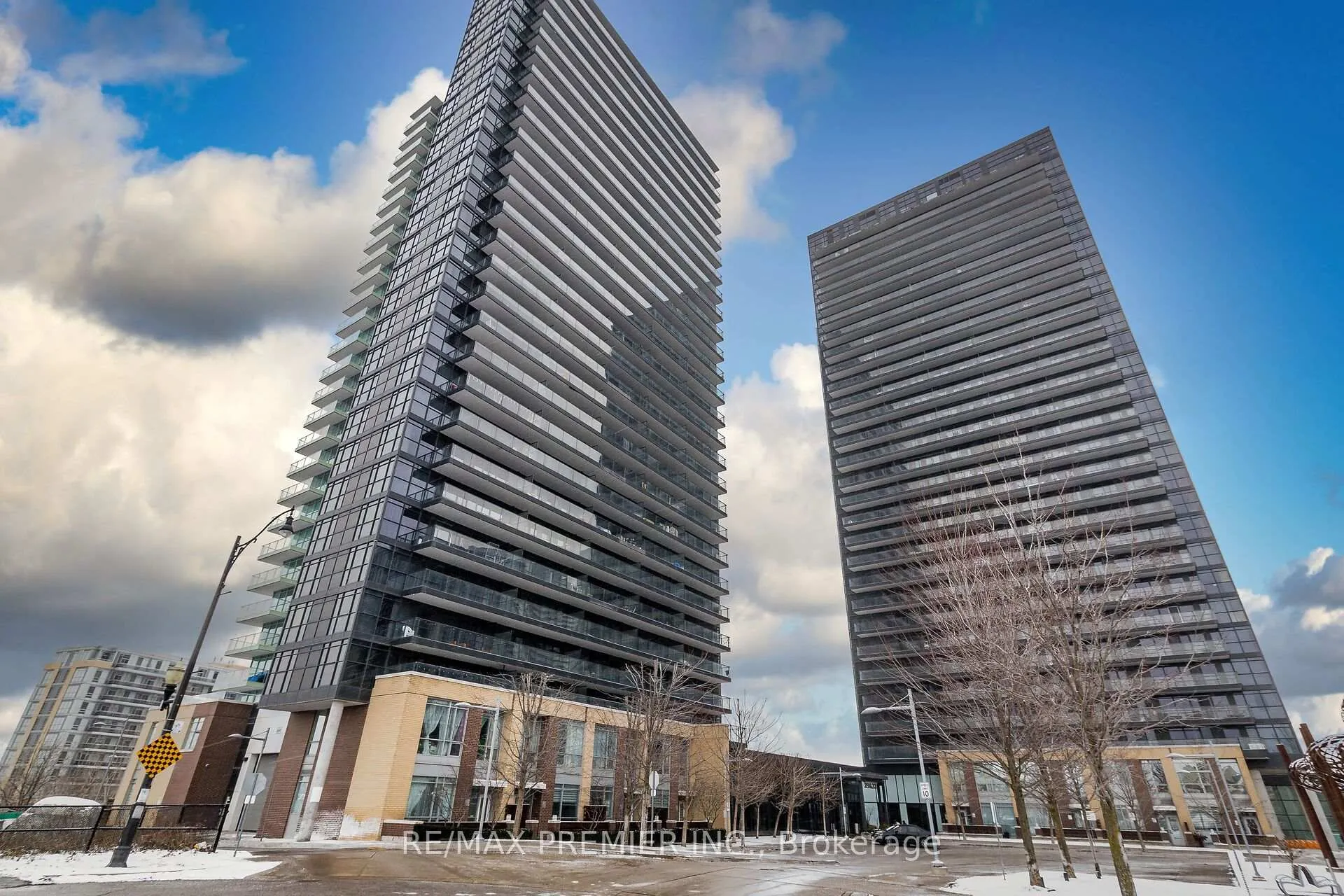Front of Unit 3101, 33 Singer Court