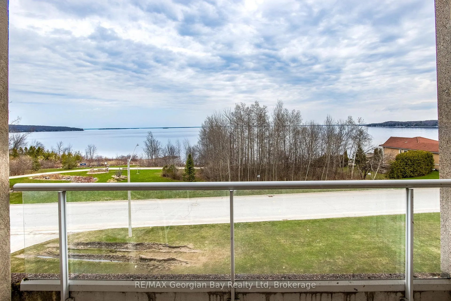 Photo 5 of Unit 413, 280 Aberdeen Boulevard, Midland — HOMEH