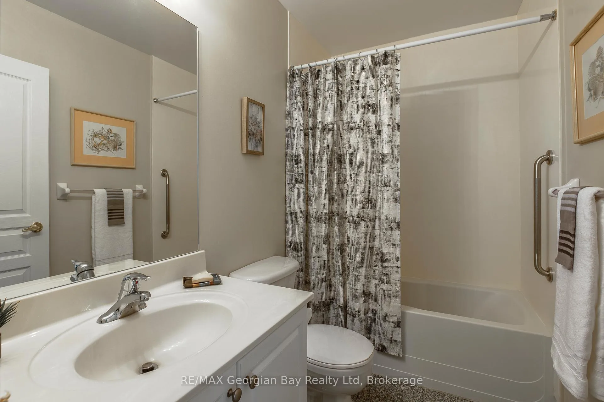 Photo 13 of Unit 413, 280 Aberdeen Boulevard, Midland — HOMEH