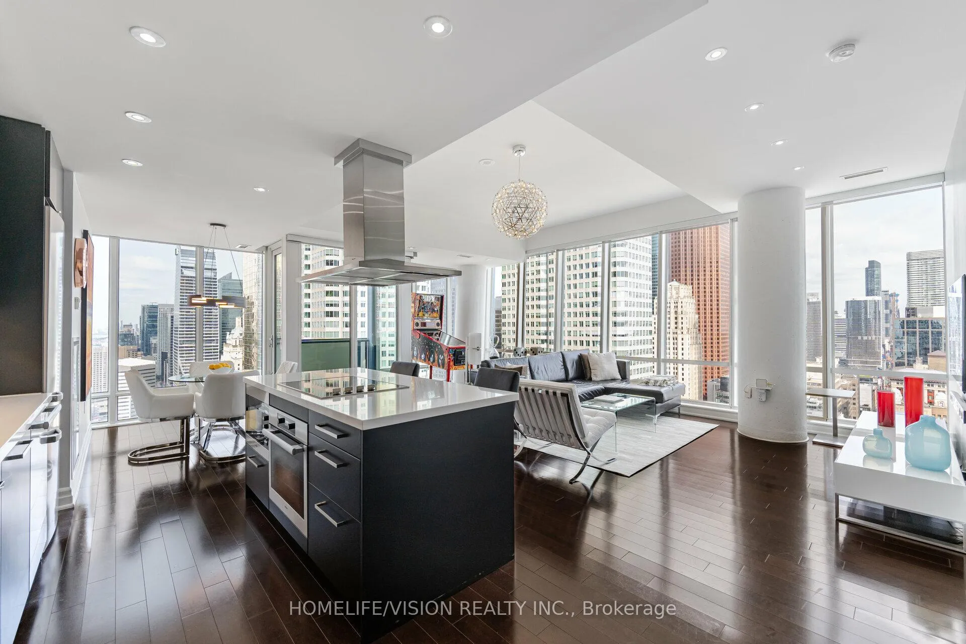 Photo 8 of Unit 3805, 8 The Esplanade, Toronto, Waterfront Communities — HOMEH