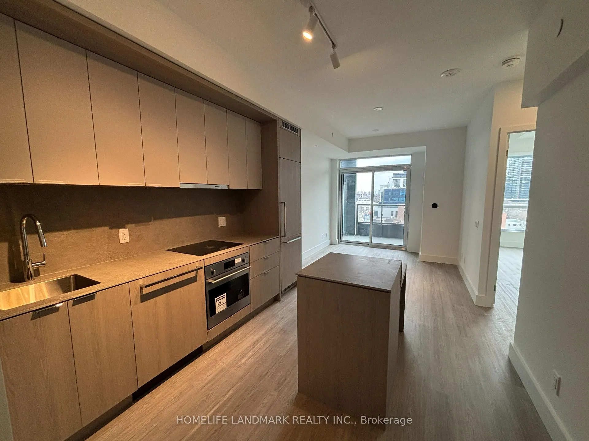 Photo 2 of Unit 619, 6 Greenbriar Road, North York, Bayview Village — HOMEH