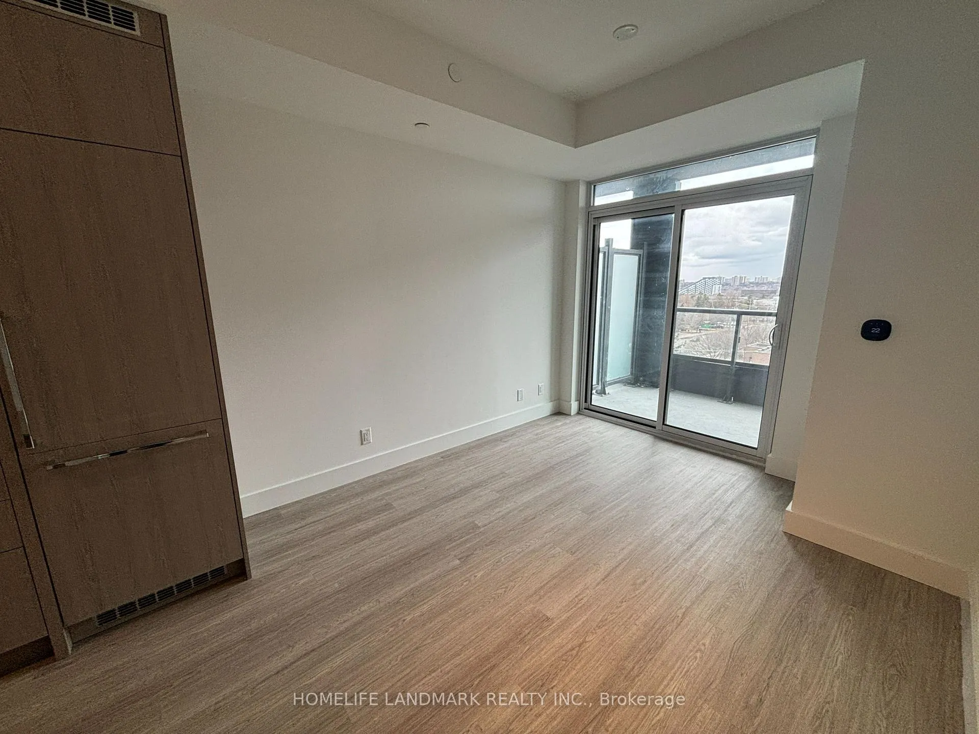 Photo 6 of Unit 619, 6 Greenbriar Road, North York, Bayview Village — HOMEH