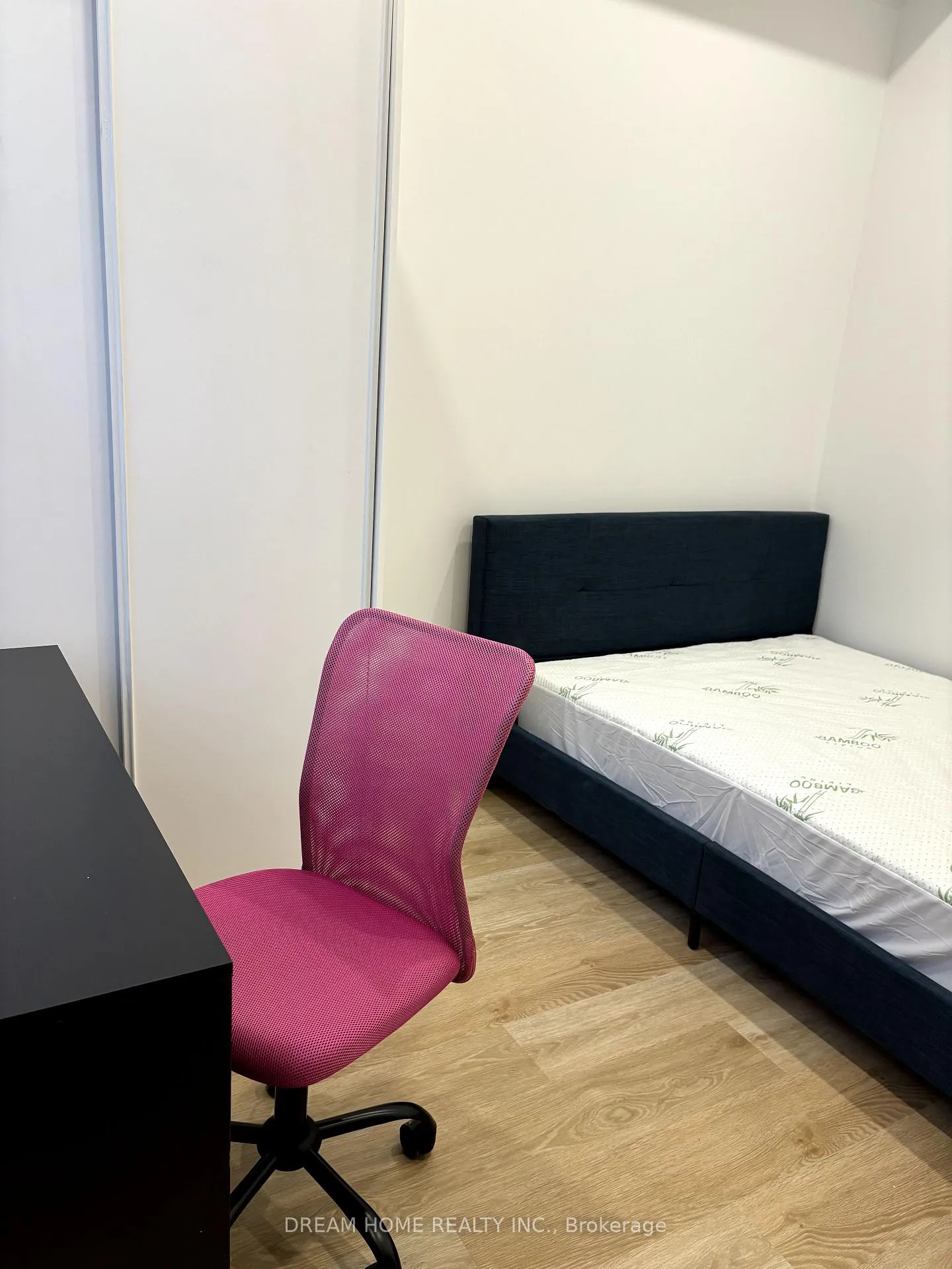 Photo 3 of Unit 102, 337 Mutual Street, Toronto, Church-Yonge Corridor — HOMEH