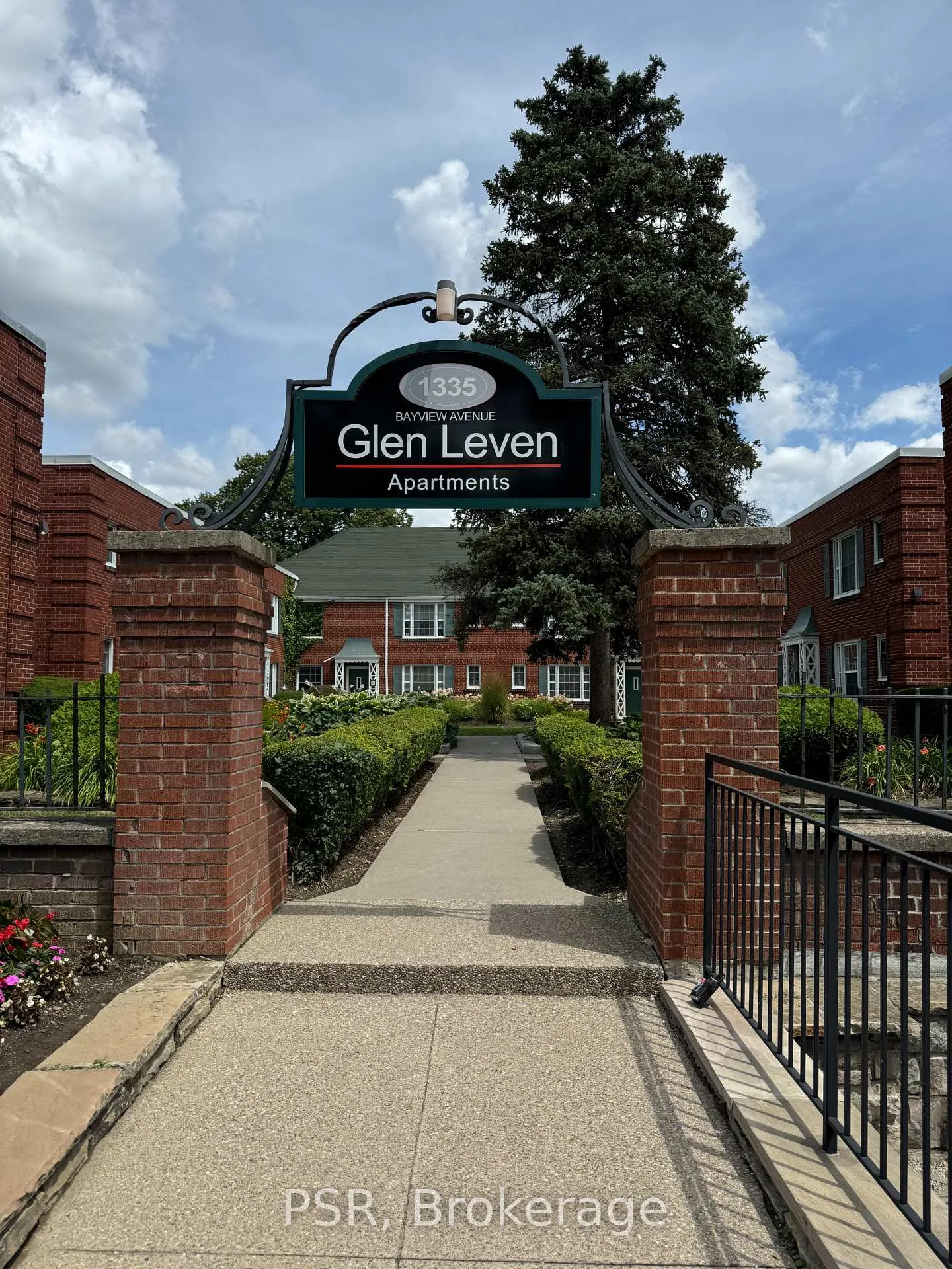 Photo 13 of Unit L12, 1335 Bayview Avenue, Toronto, Leaside — HOMEH