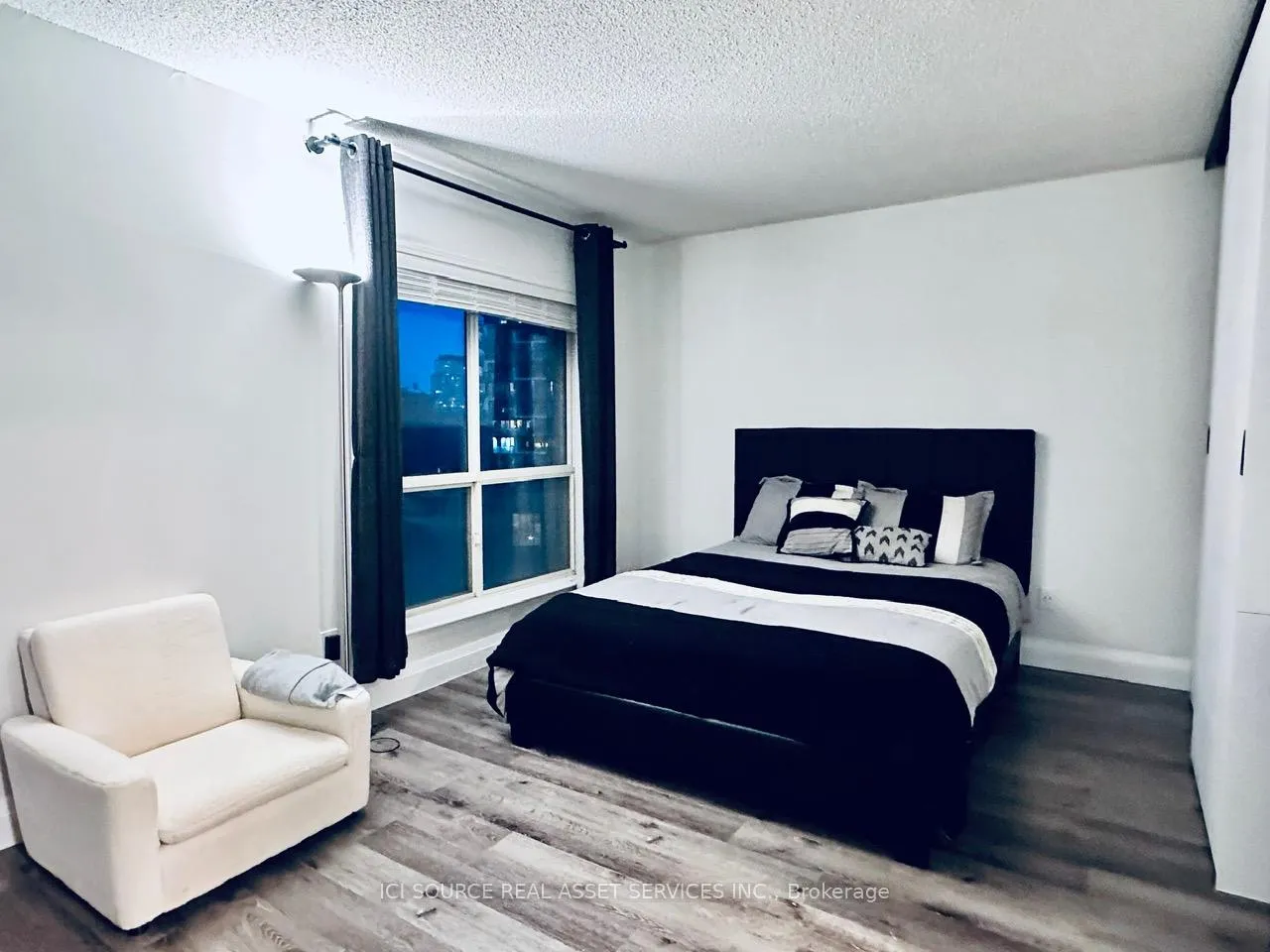 Photo 11 of Unit 1017, 25 The Esplanade, Toronto, Waterfront Communities — HOMEH
