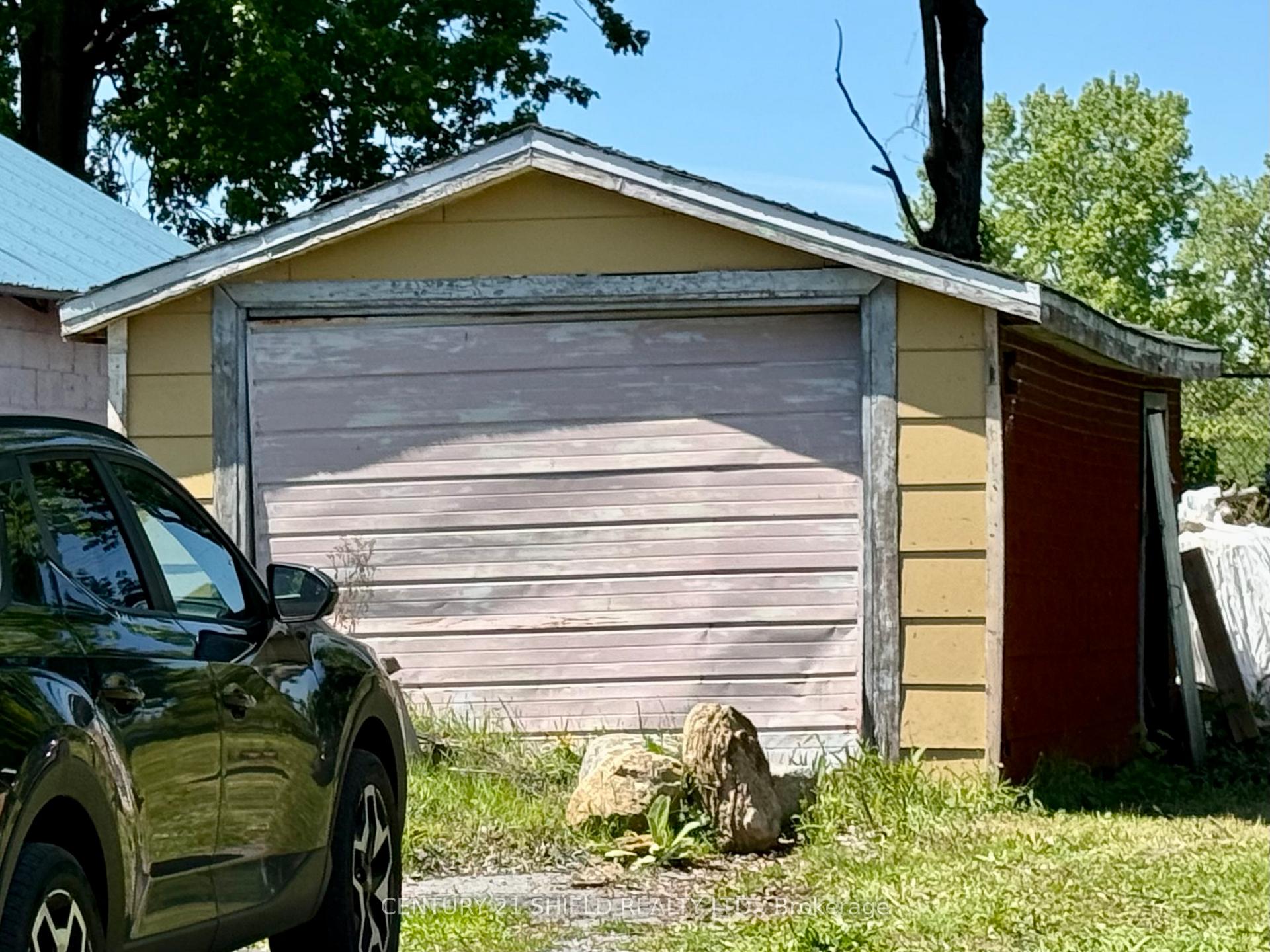 Photo 2 of 315 Danis Avenue, Cornwall — HOMEH