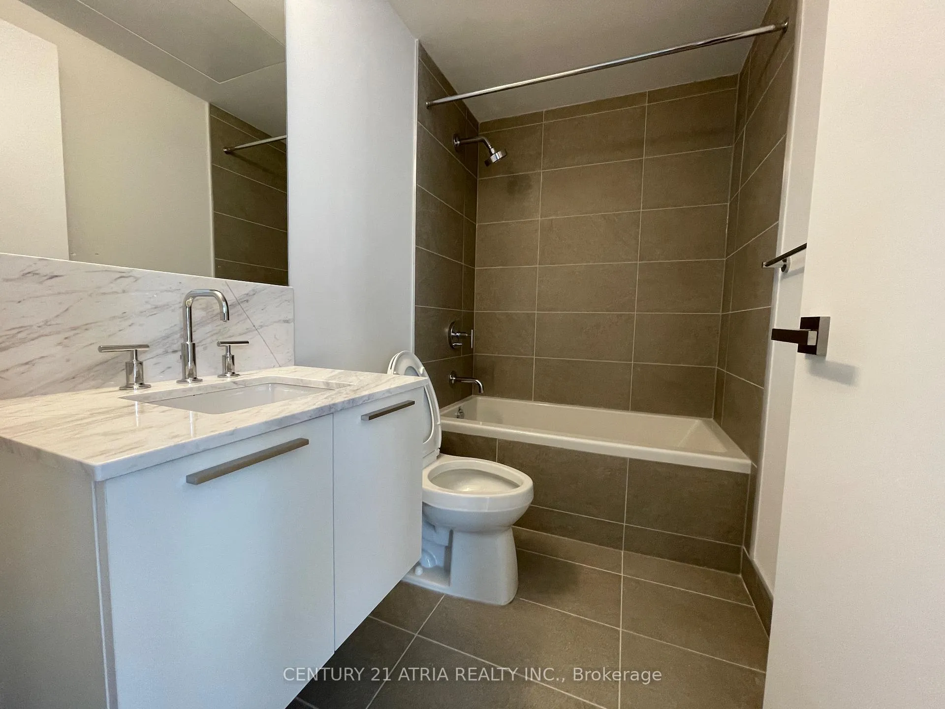 Photo 3 of Unit 1601, 3 Gloucester Street, Toronto, Church-Yonge Corridor — HOMEH