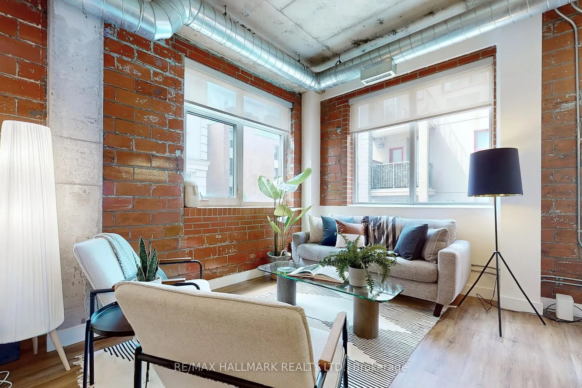 Photo 5 of Unit 206, 10 Wellesley Place, Toronto, North St. James Town — HOMEH