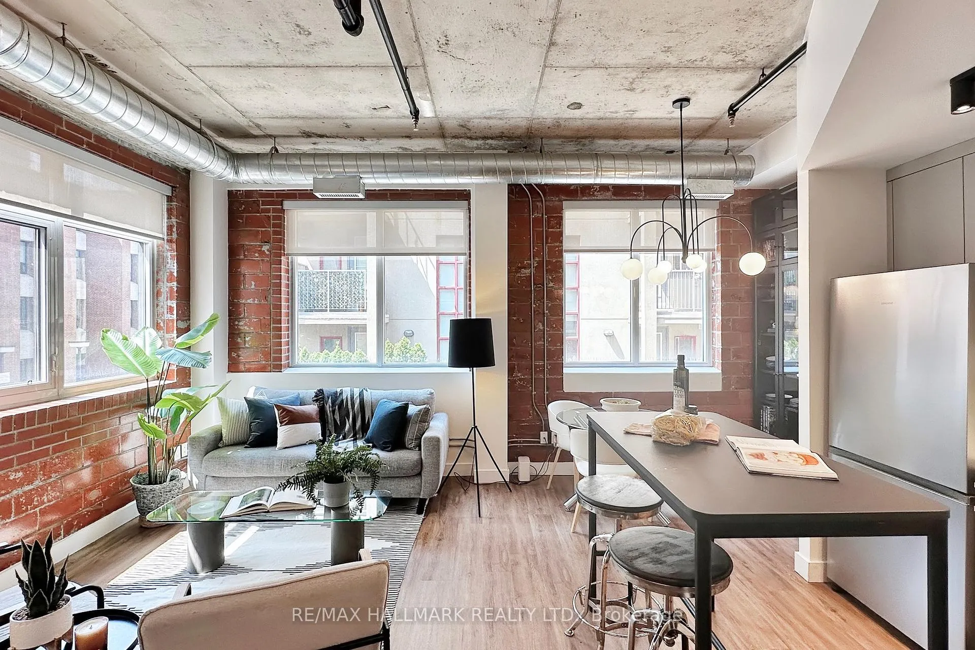 Photo 7 of Unit 206, 10 Wellesley Place, Toronto, North St. James Town — HOMEH