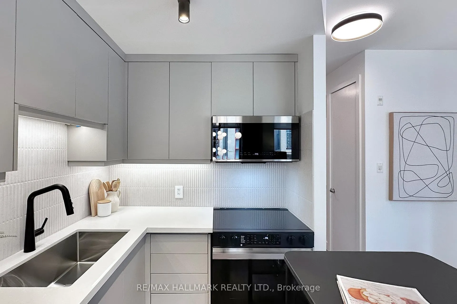 Photo 10 of Unit 206, 10 Wellesley Place, Toronto, North St. James Town — HOMEH
