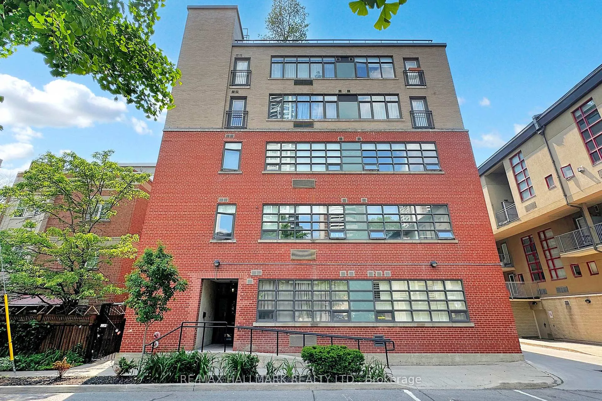 Photo 17 of Unit 206, 10 Wellesley Place, Toronto, North St. James Town — HOMEH