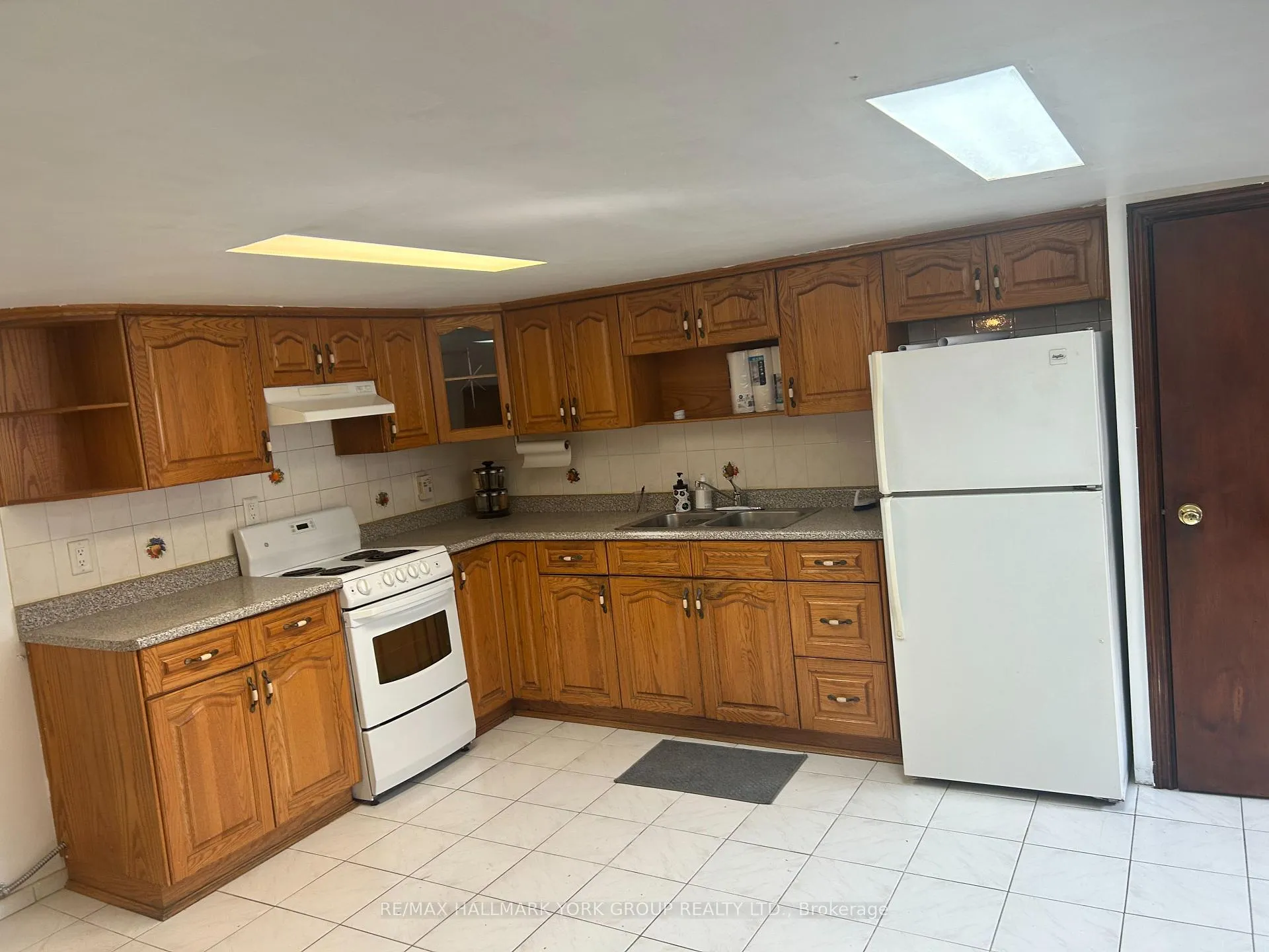 Photo 3 of Unit Bsmt, 472 Winona Drive, Toronto, Oakwood Village — HOMEH