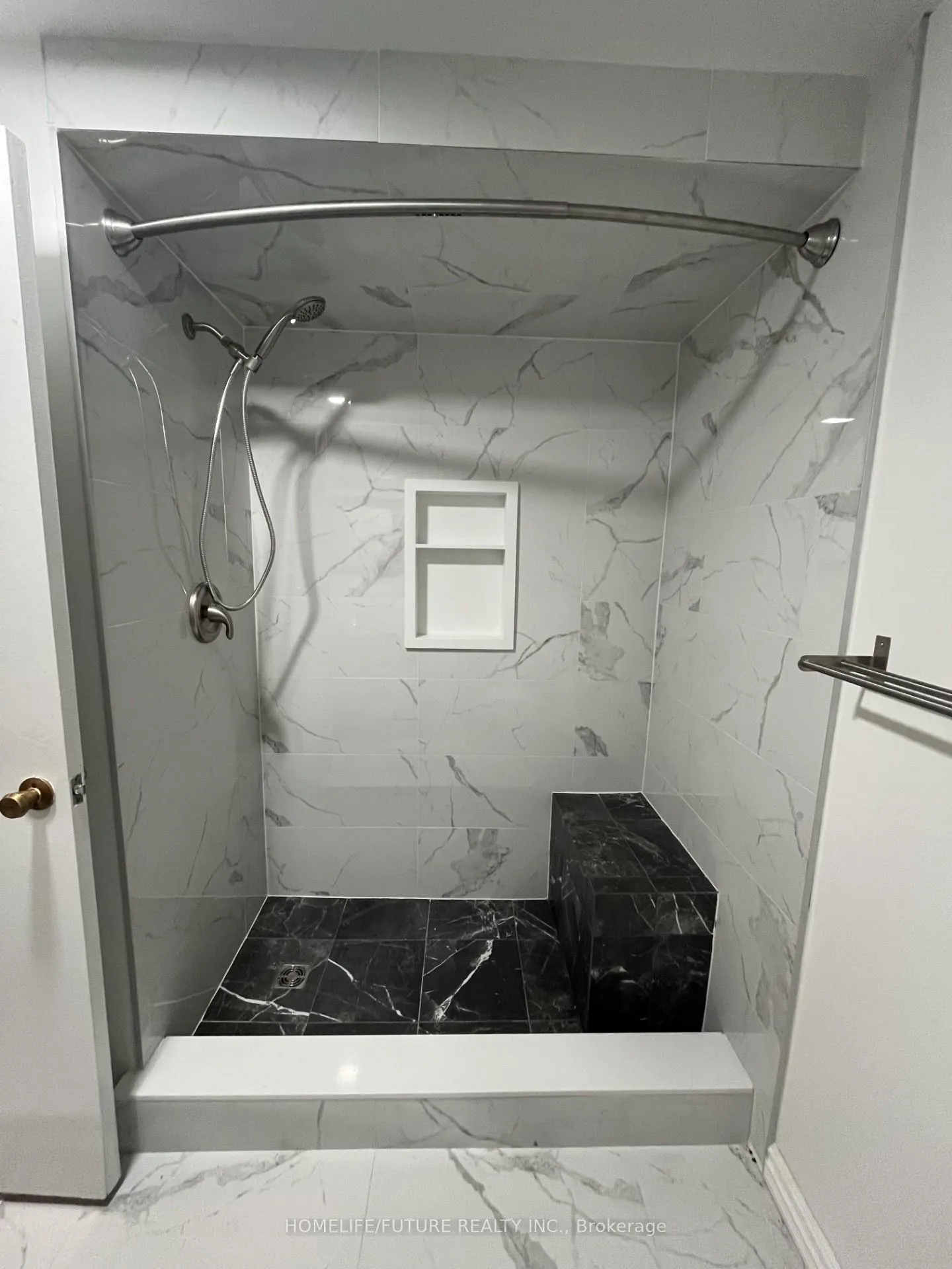 Photo 10 of 52 Tangle Briarway, North York, Bayview Village — HOMEH