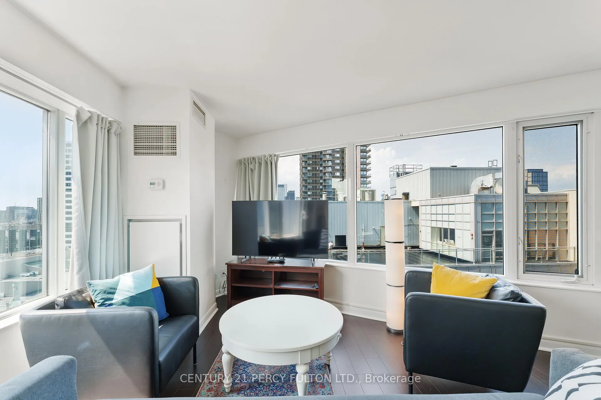 Photo 7 of Unit 2411, 210 Victoria Street, Toronto, Church-Yonge Corridor — HOMEH