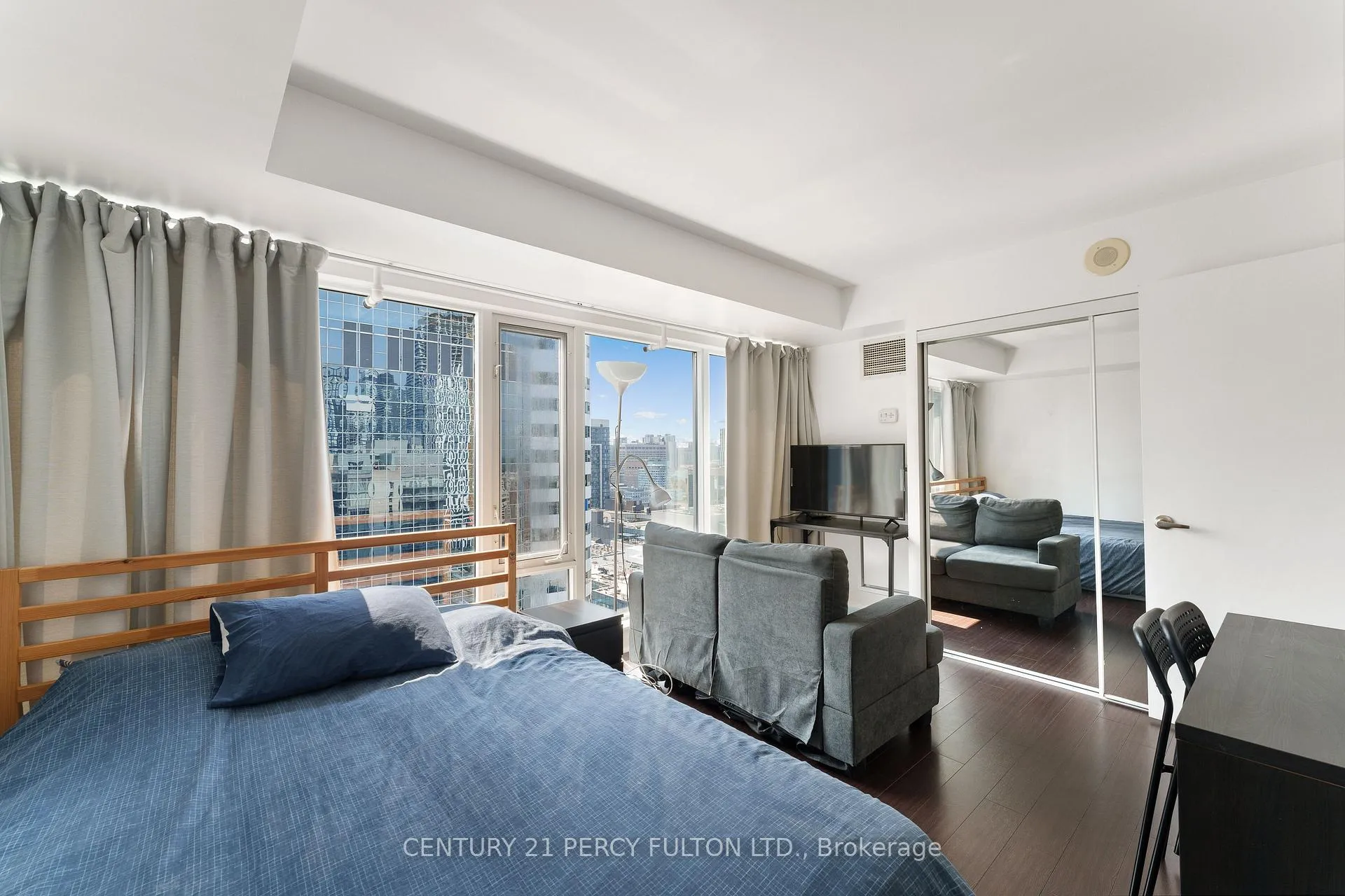 Photo 14 of Unit 2411, 210 Victoria Street, Toronto, Church-Yonge Corridor — HOMEH