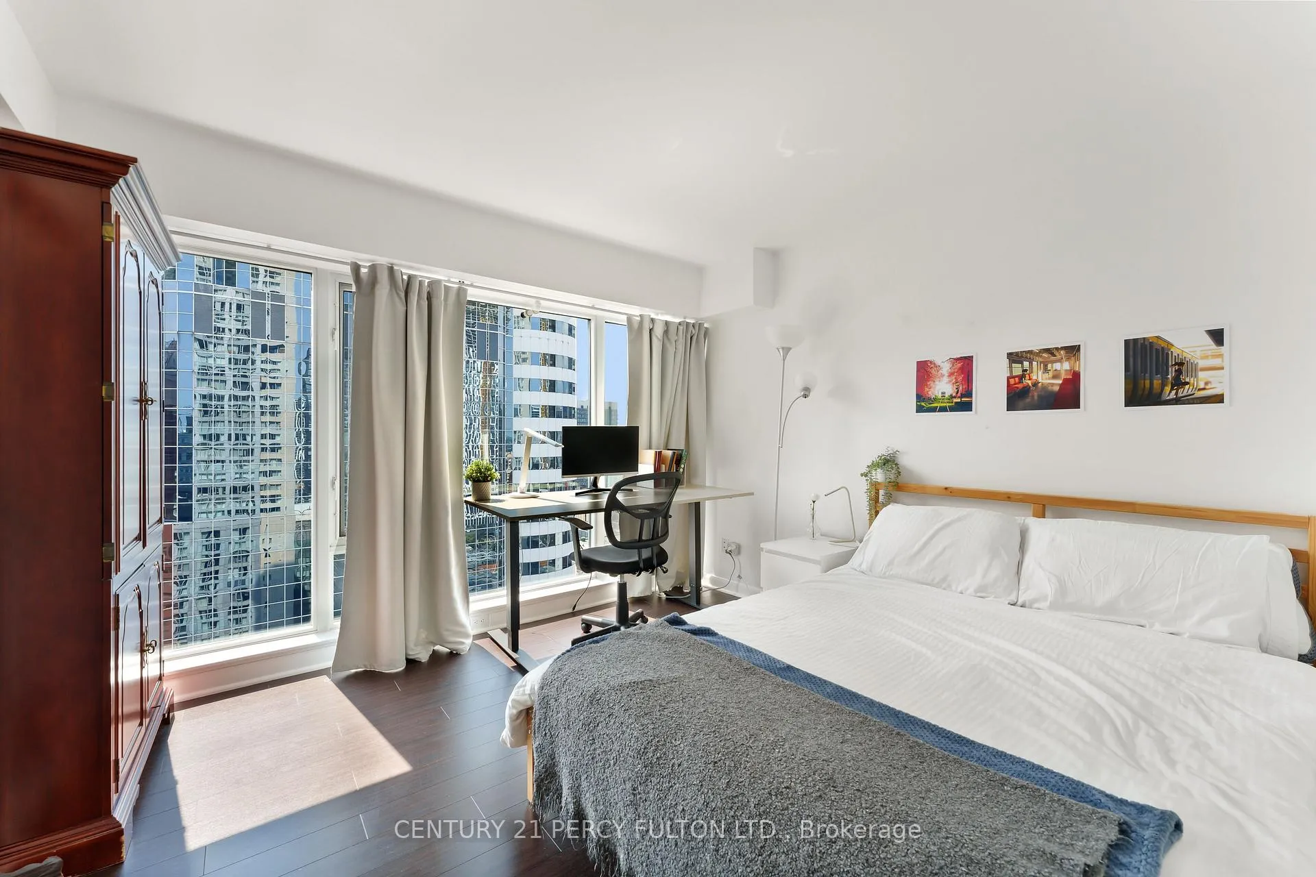 Photo 16 of Unit 2411, 210 Victoria Street, Toronto, Church-Yonge Corridor — HOMEH