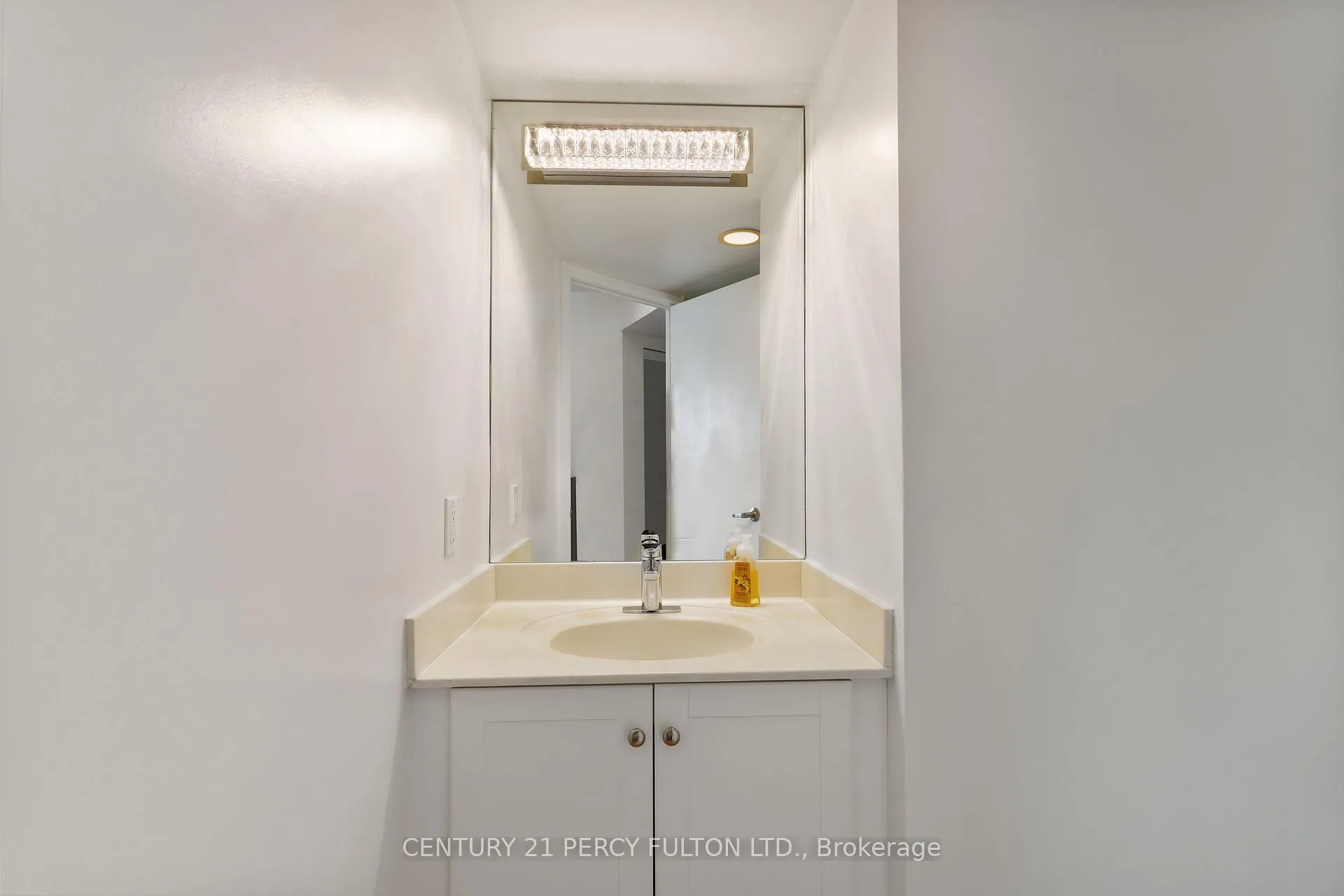 Photo 19 of Unit 2411, 210 Victoria Street, Toronto, Church-Yonge Corridor — HOMEH
