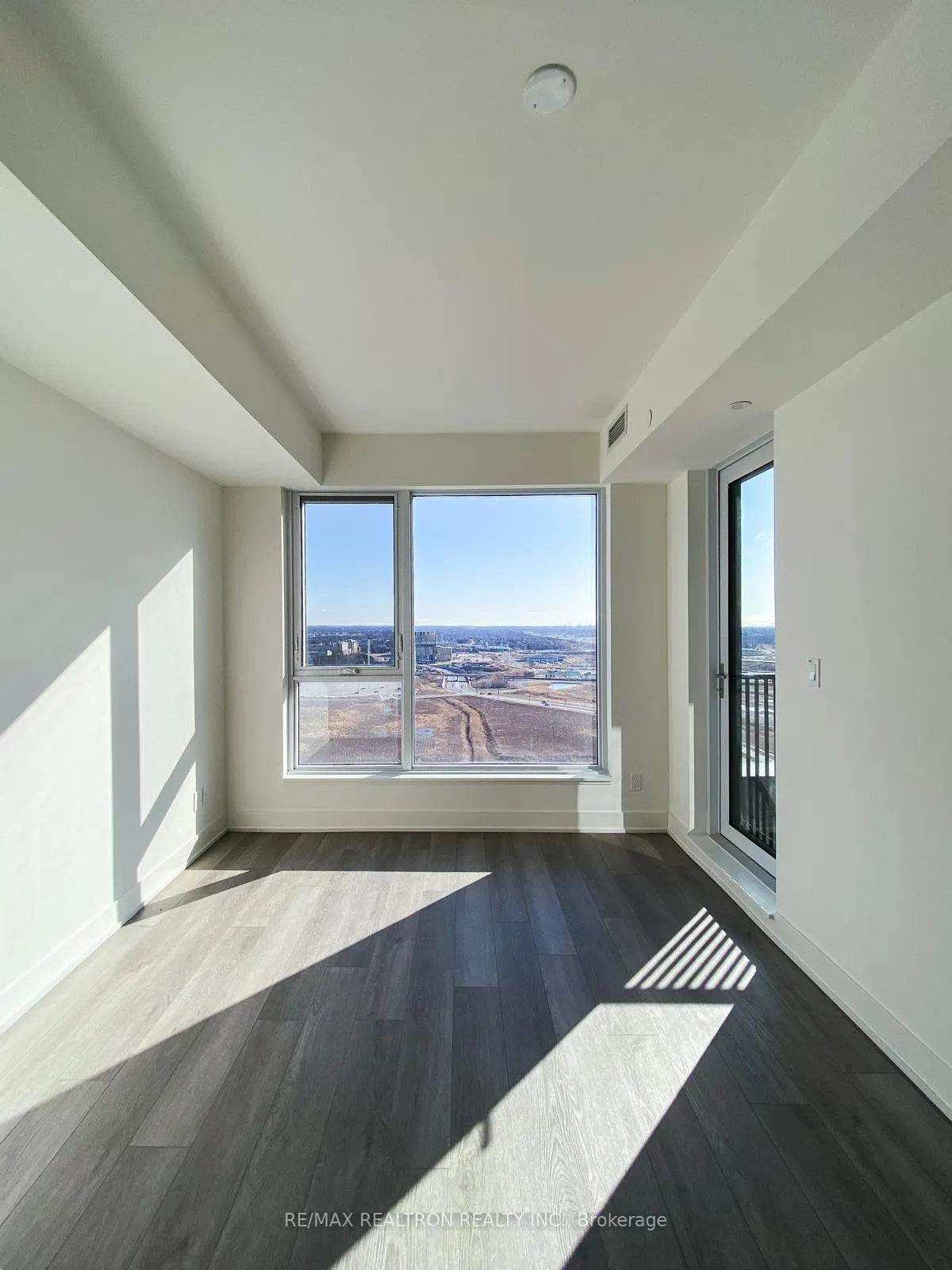 Photo 7 of Unit 2006, 38 Andre De Grasse Street, Markham, Unionville — HOMEH