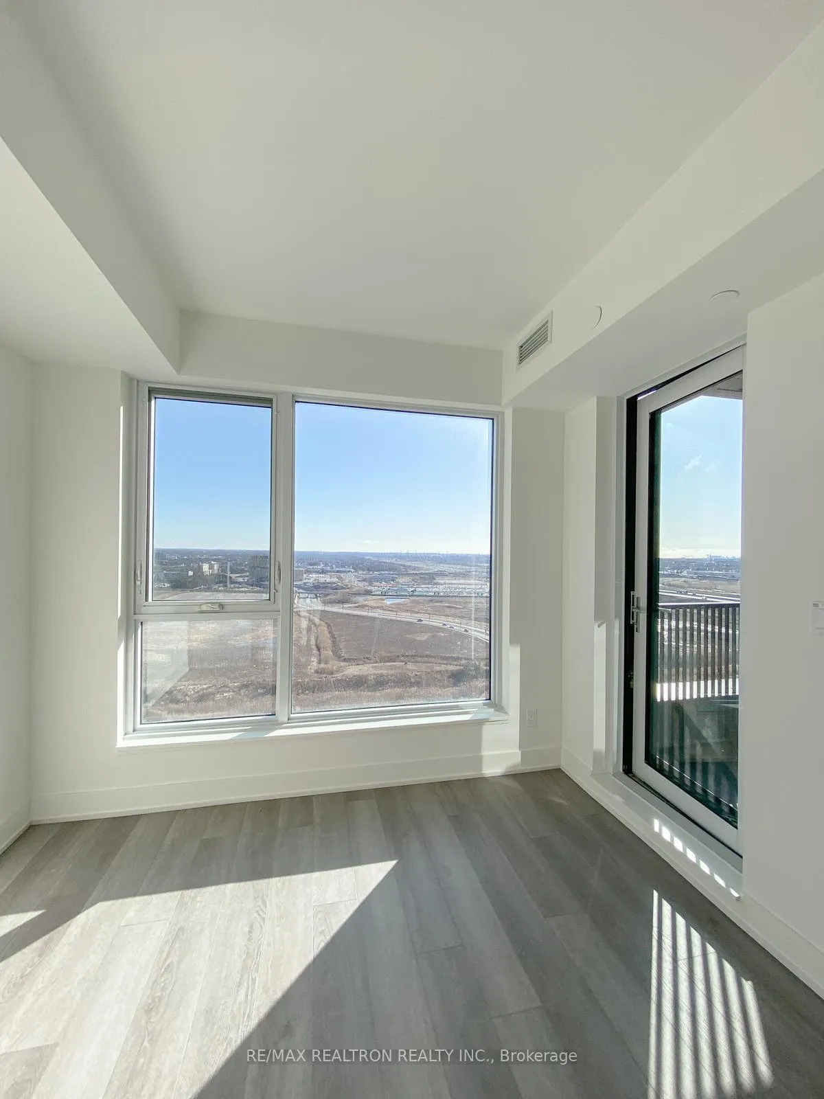 Photo 8 of Unit 2006, 38 Andre De Grasse Street, Markham, Unionville — HOMEH
