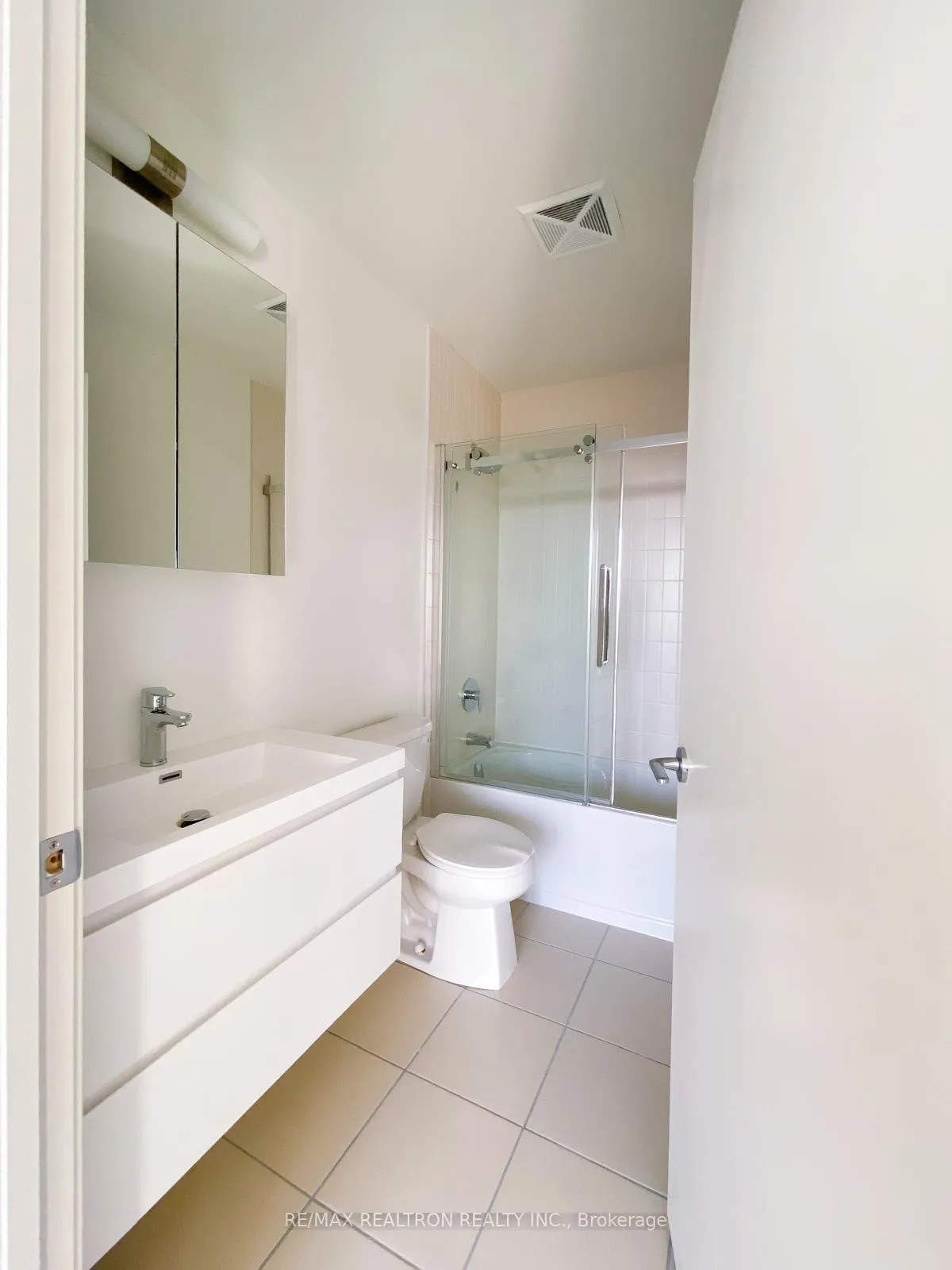 Photo 13 of Unit 2006, 38 Andre De Grasse Street, Markham, Unionville — HOMEH