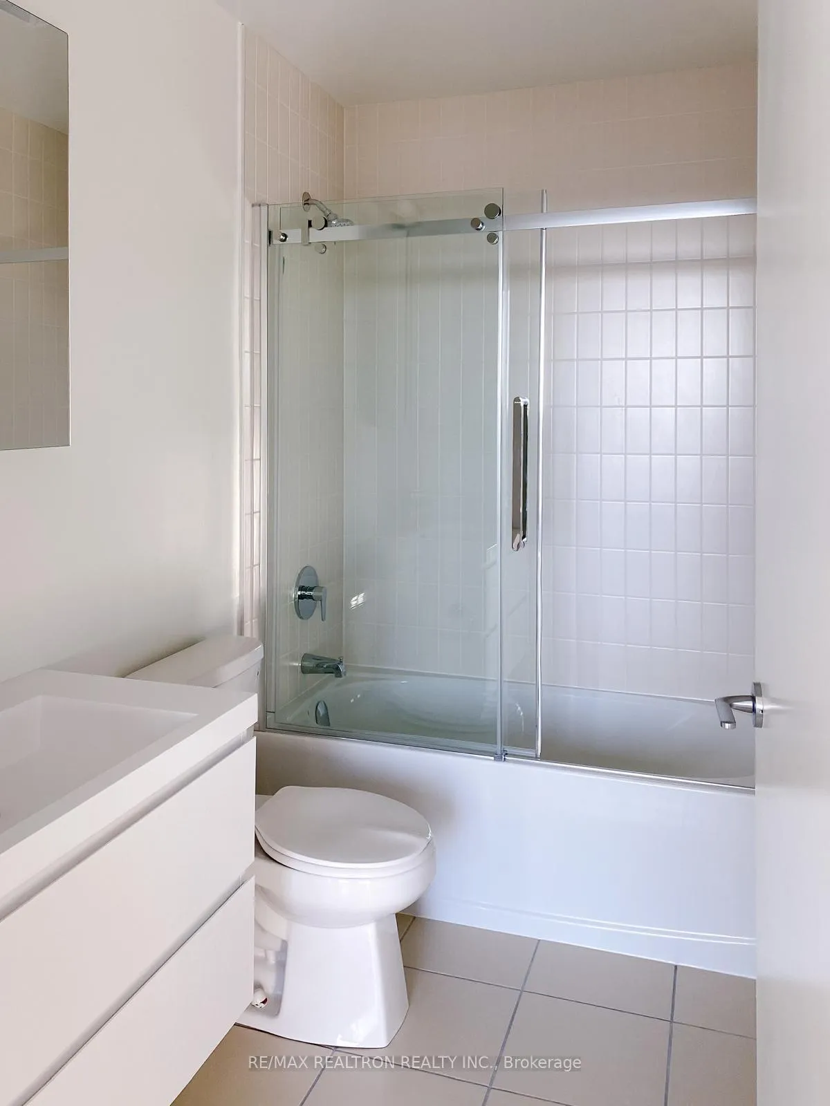 Photo 14 of Unit 2006, 38 Andre De Grasse Street, Markham, Unionville — HOMEH