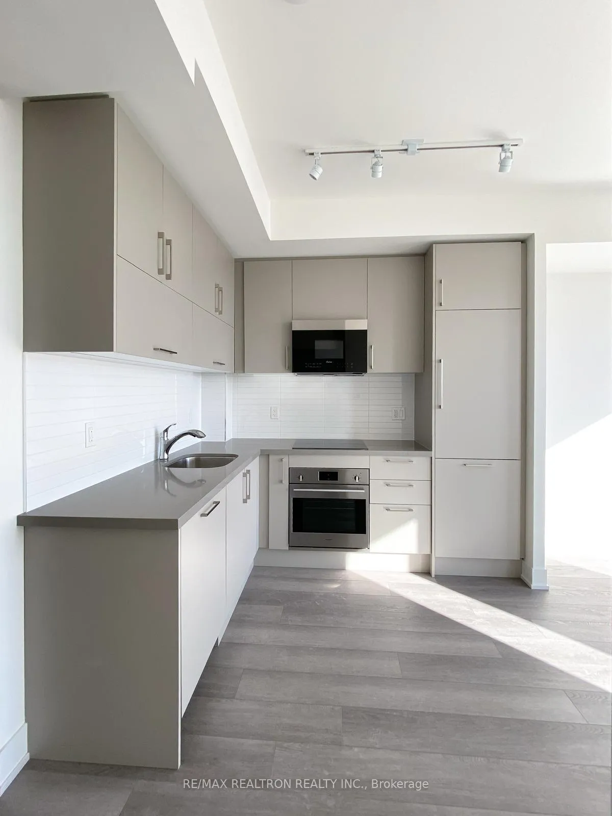 Photo 15 of Unit 2006, 38 Andre De Grasse Street, Markham, Unionville — HOMEH
