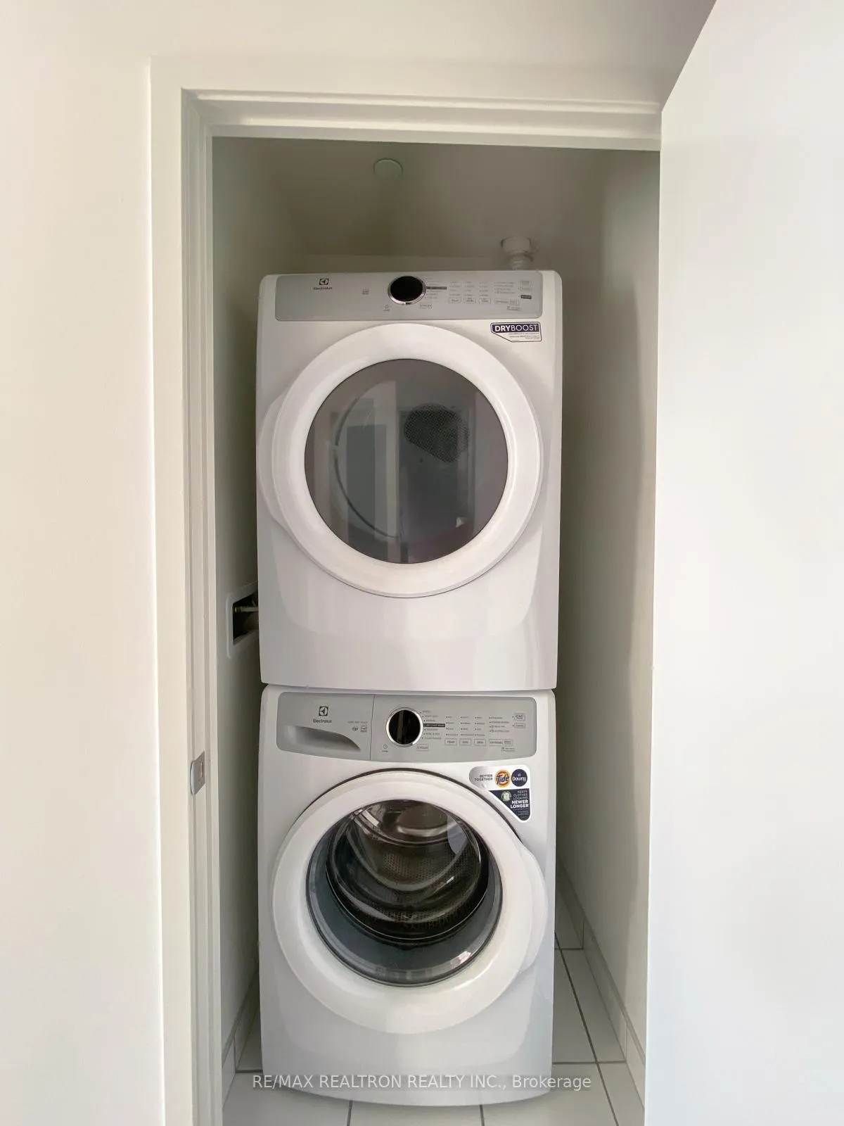 Photo 20 of Unit 2006, 38 Andre De Grasse Street, Markham, Unionville — HOMEH