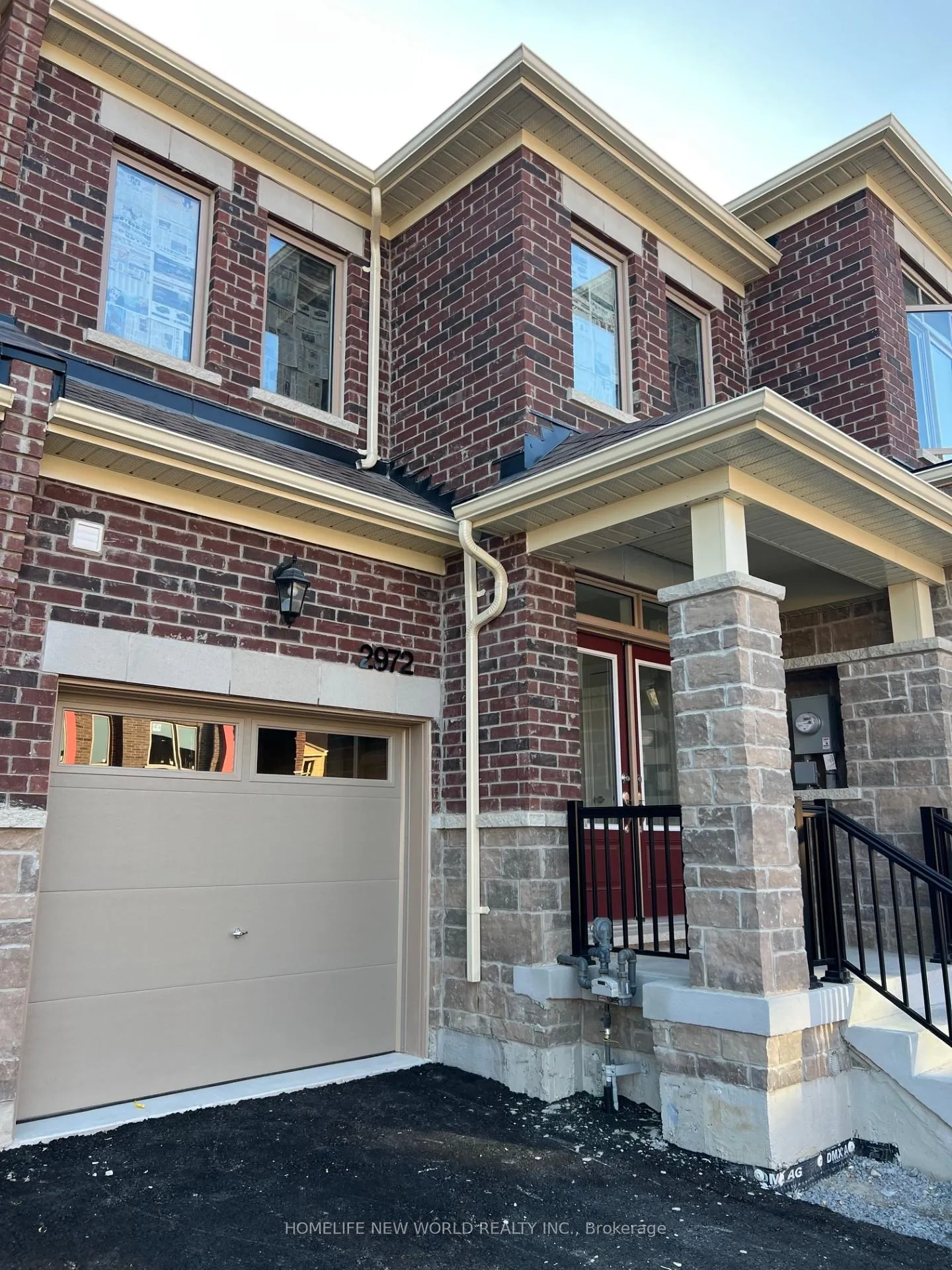 Photo 3 of 2972 Gatestone Path, Pickering, Rural Pickering — HOMEH