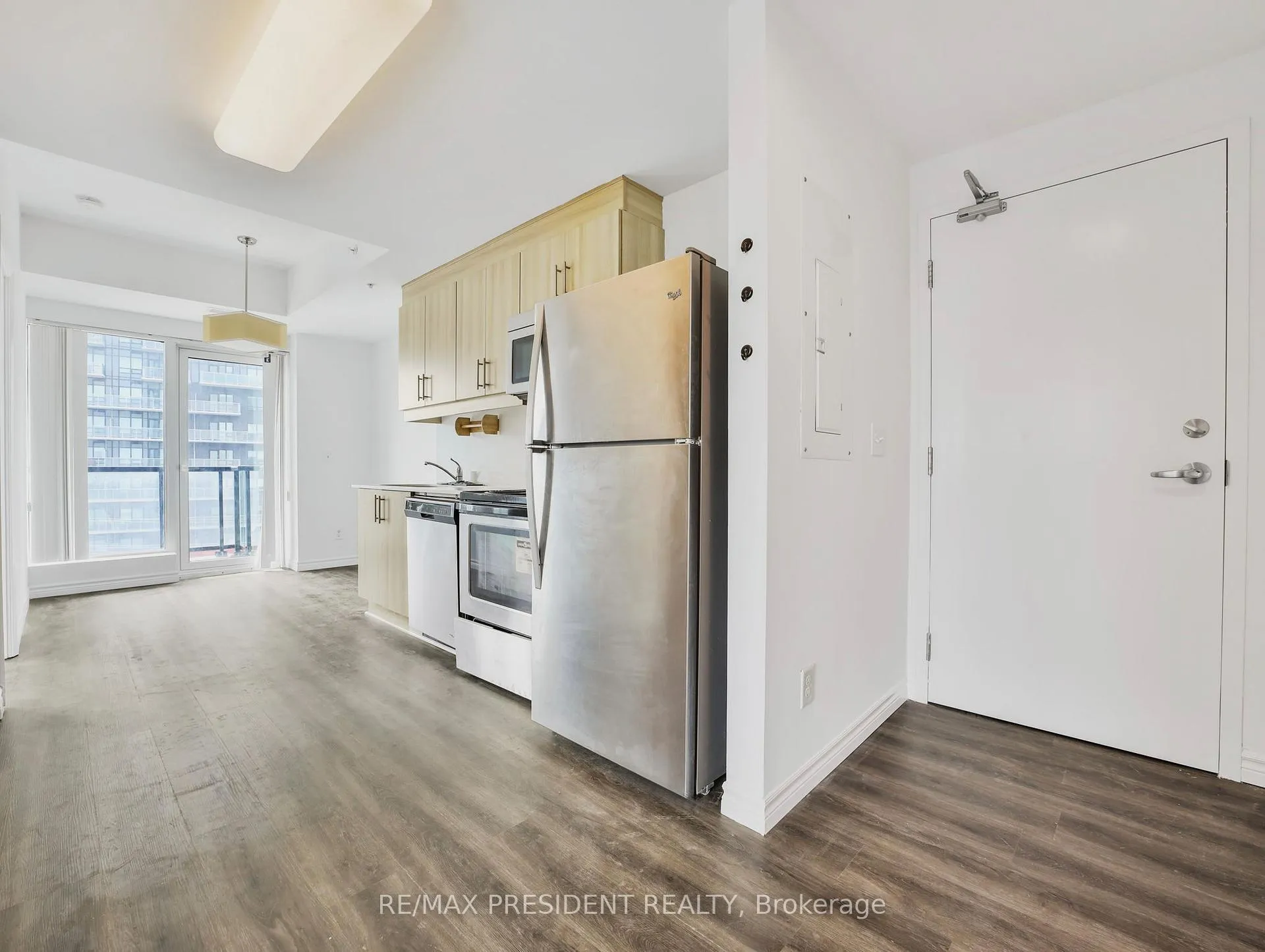 Photo 8 of Unit 601, 160 King Street N, Waterloo, Uptown Waterloo — HOMEH