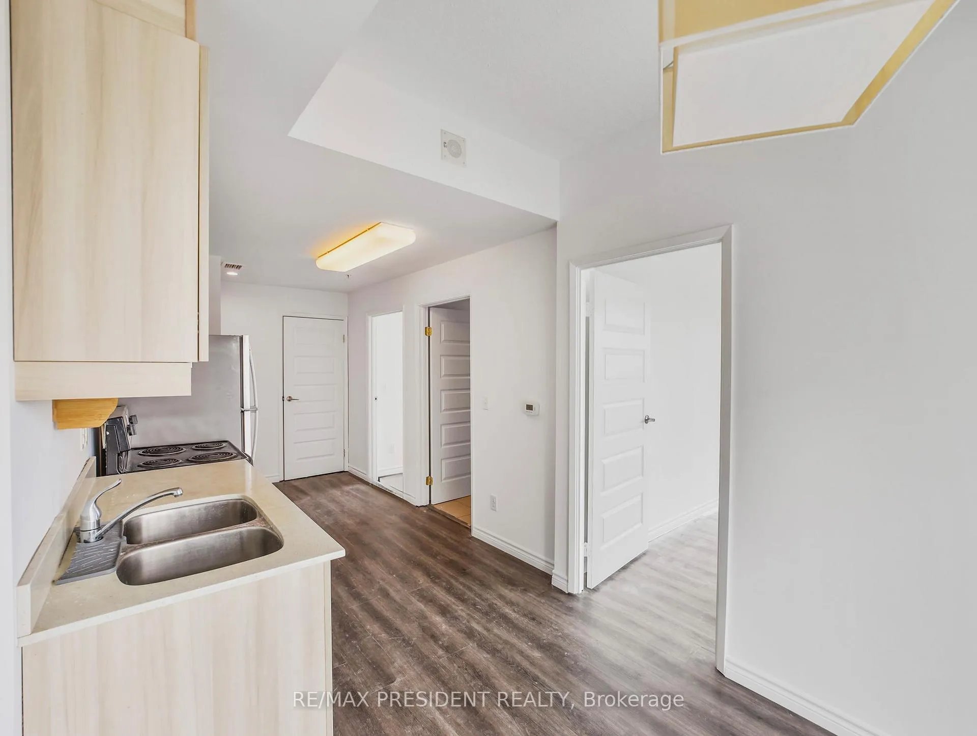 Photo 11 of Unit 601, 160 King Street N, Waterloo, Uptown Waterloo — HOMEH