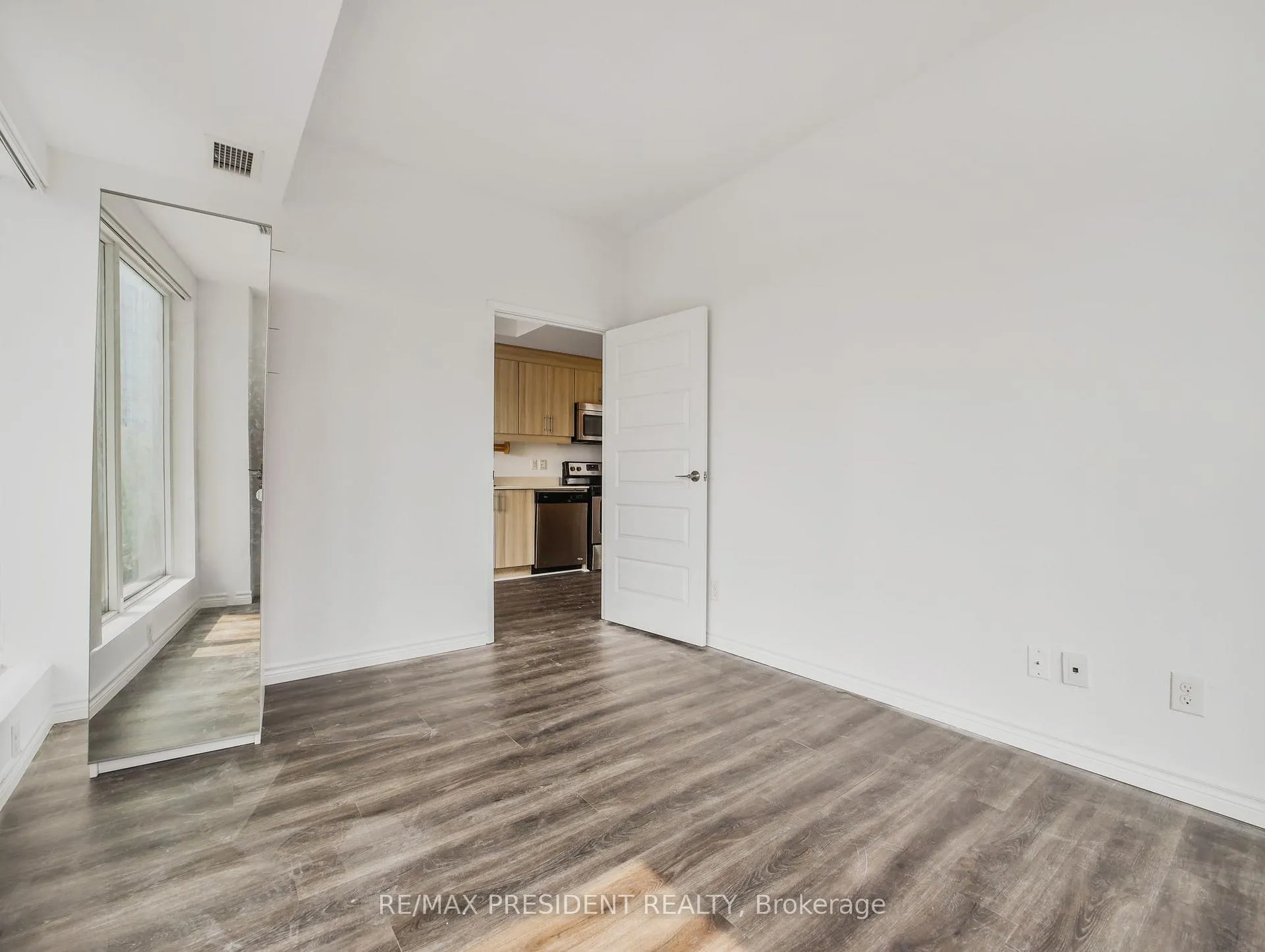 Photo 18 of Unit 601, 160 King Street N, Waterloo, Uptown Waterloo — HOMEH