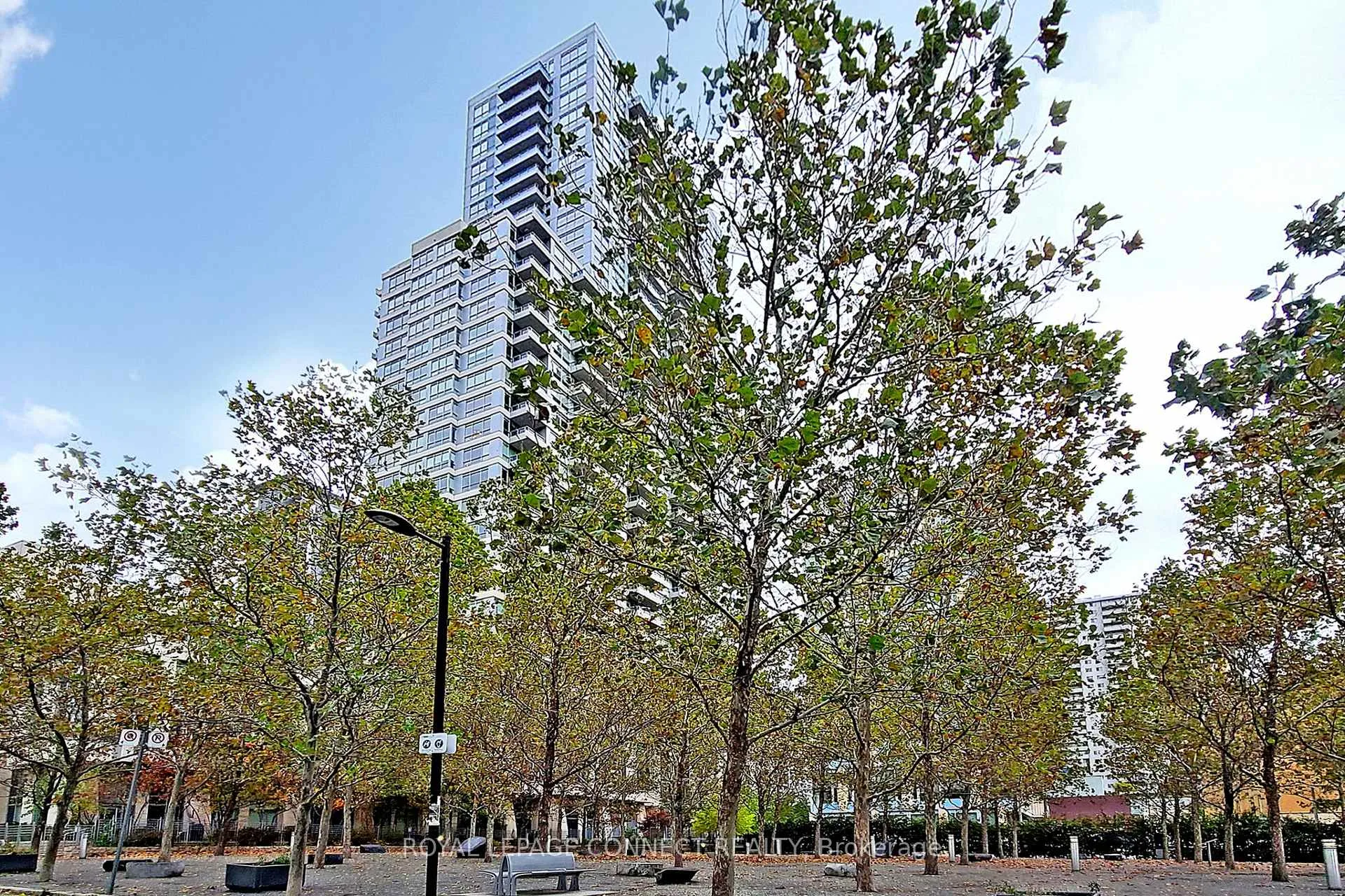 Photo 10 of Unit 2104, 500 sherbourne Street, Toronto, North St. James Town — HOMEH