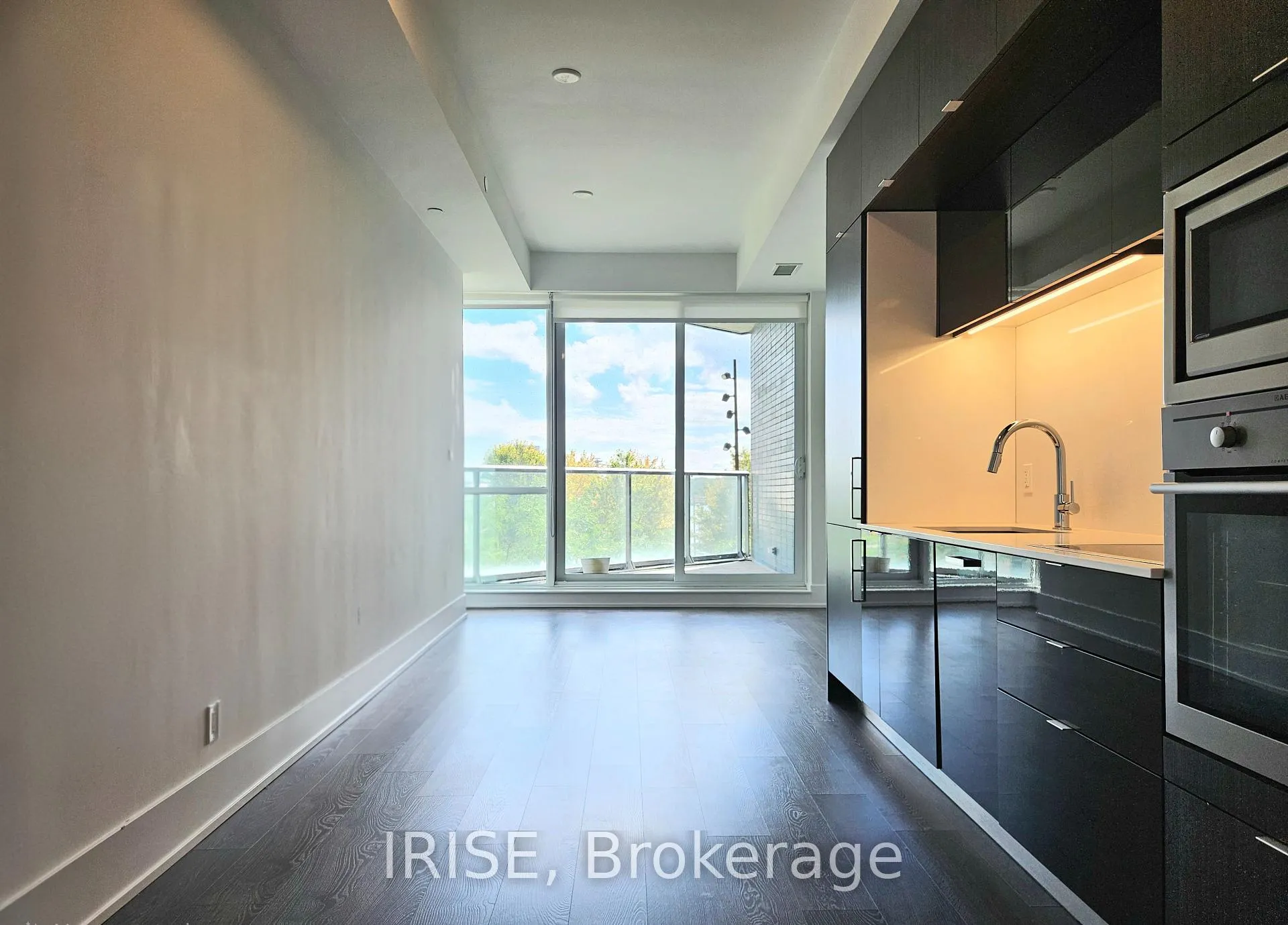 Photo 3 of Unit 218, 1 Edgewater Drive, Toronto, Waterfront Communities — HOMEH