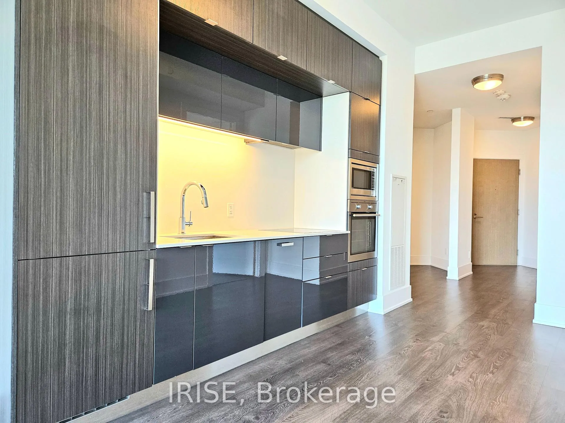 Photo 4 of Unit 218, 1 Edgewater Drive, Toronto, Waterfront Communities — HOMEH