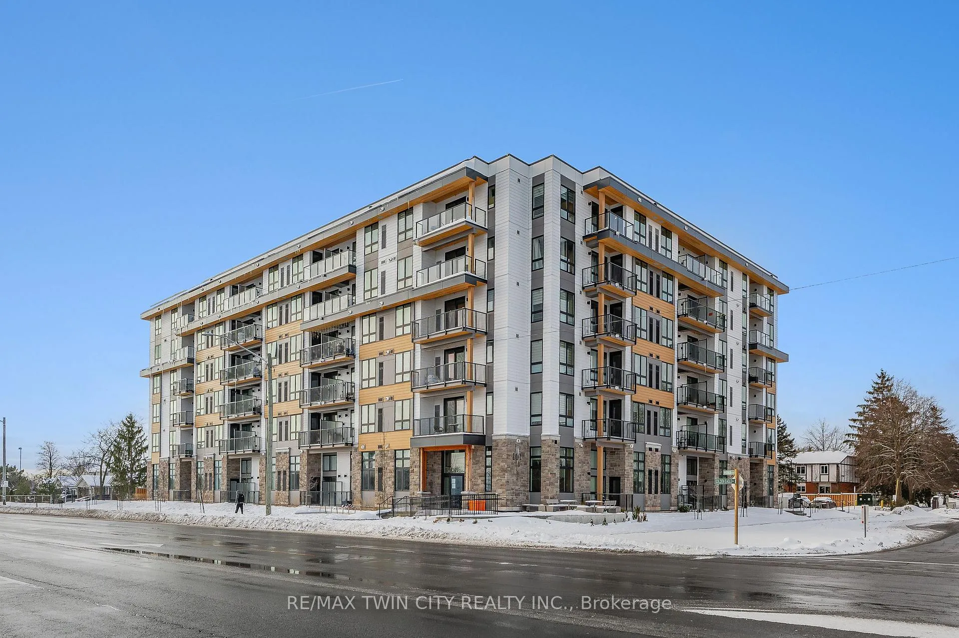 Photo 2 of Unit 614, 101 Golden Eagle Road, Waterloo — HOMEH