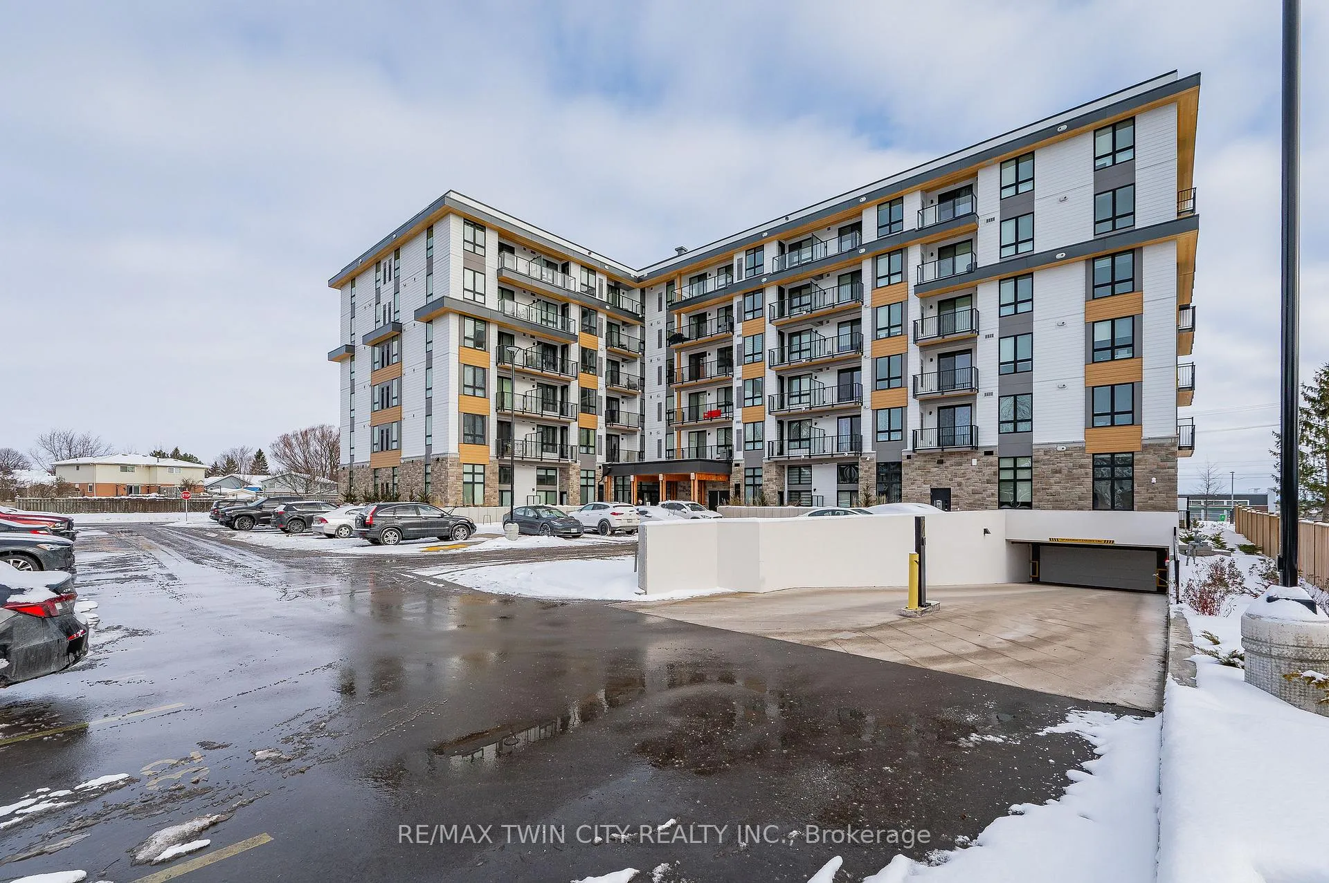 Photo 5 of Unit 614, 101 Golden Eagle Road, Waterloo — HOMEH