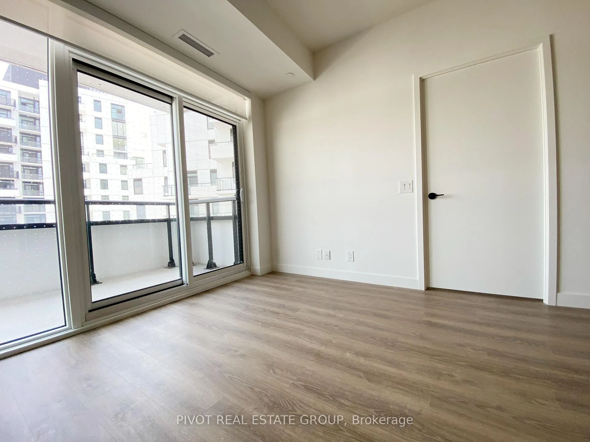 Photo 2 of Unit 918, 1050 Eastern Avenue, Toronto, The Beaches — HOMEH