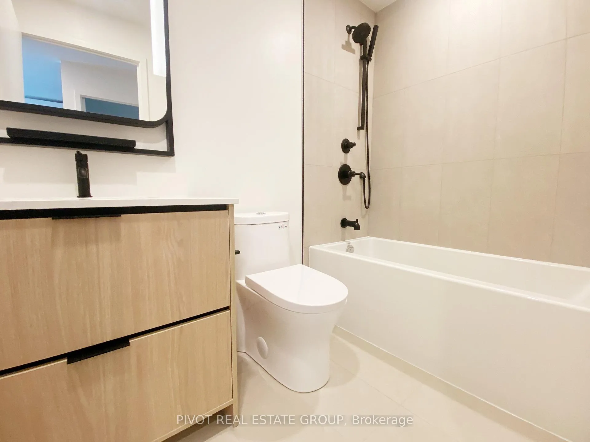 Photo 7 of Unit 918, 1050 Eastern Avenue, Toronto, The Beaches — HOMEH
