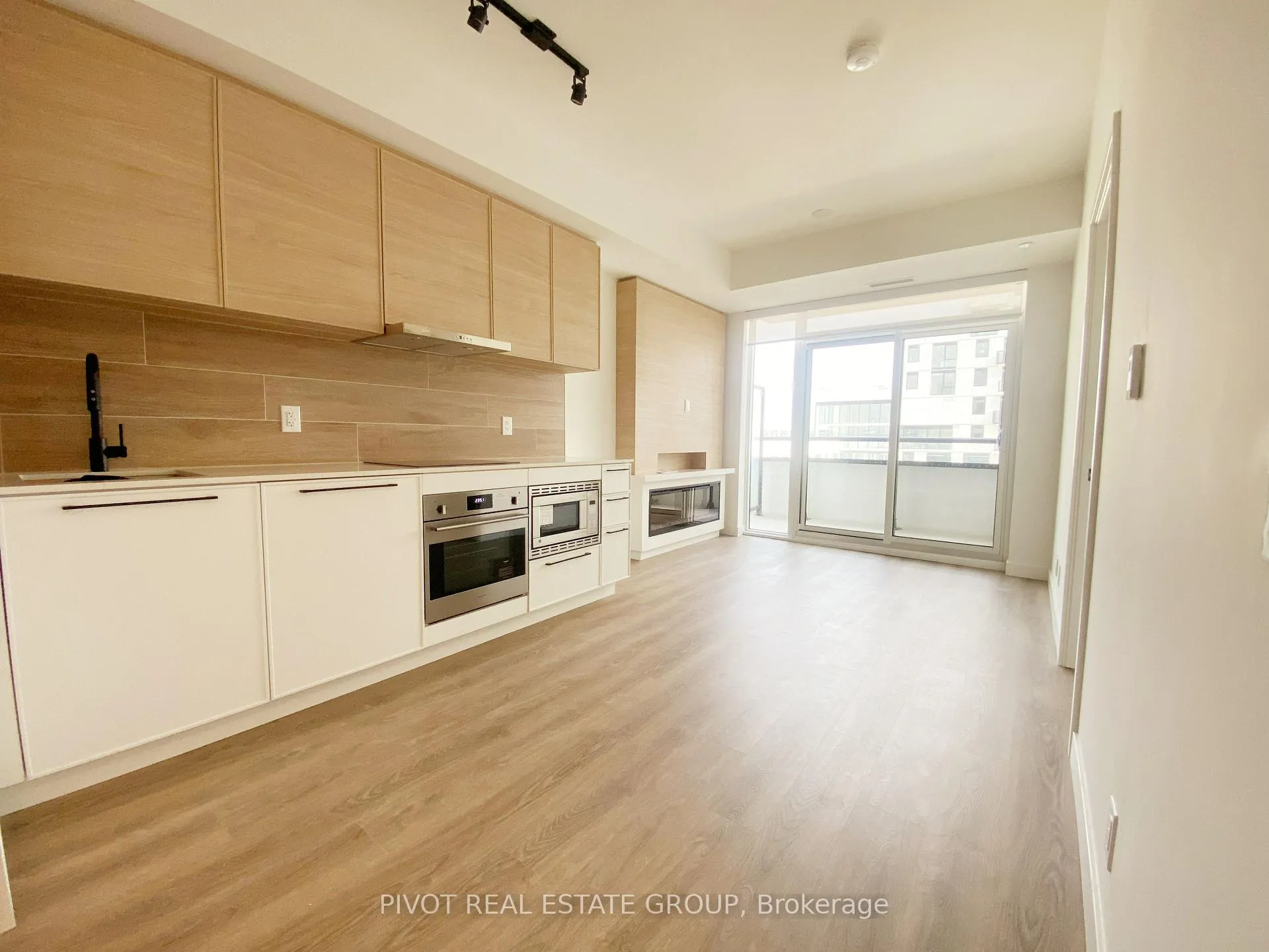 Photo 10 of Unit 918, 1050 Eastern Avenue, Toronto, The Beaches — HOMEH