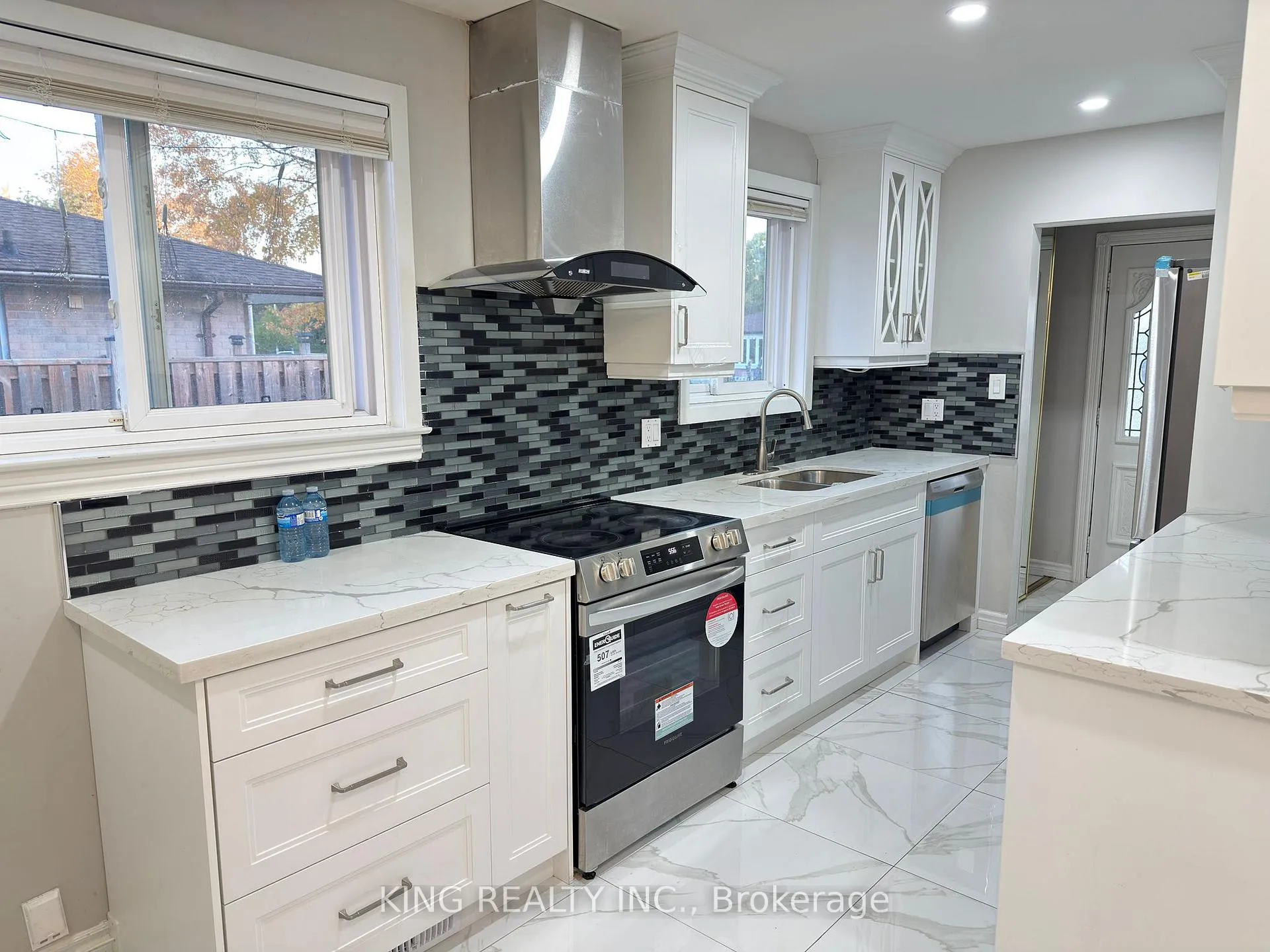 Photo 3 of 21 Greenwood Crescent, Brampton, Northgate — HOMEH
