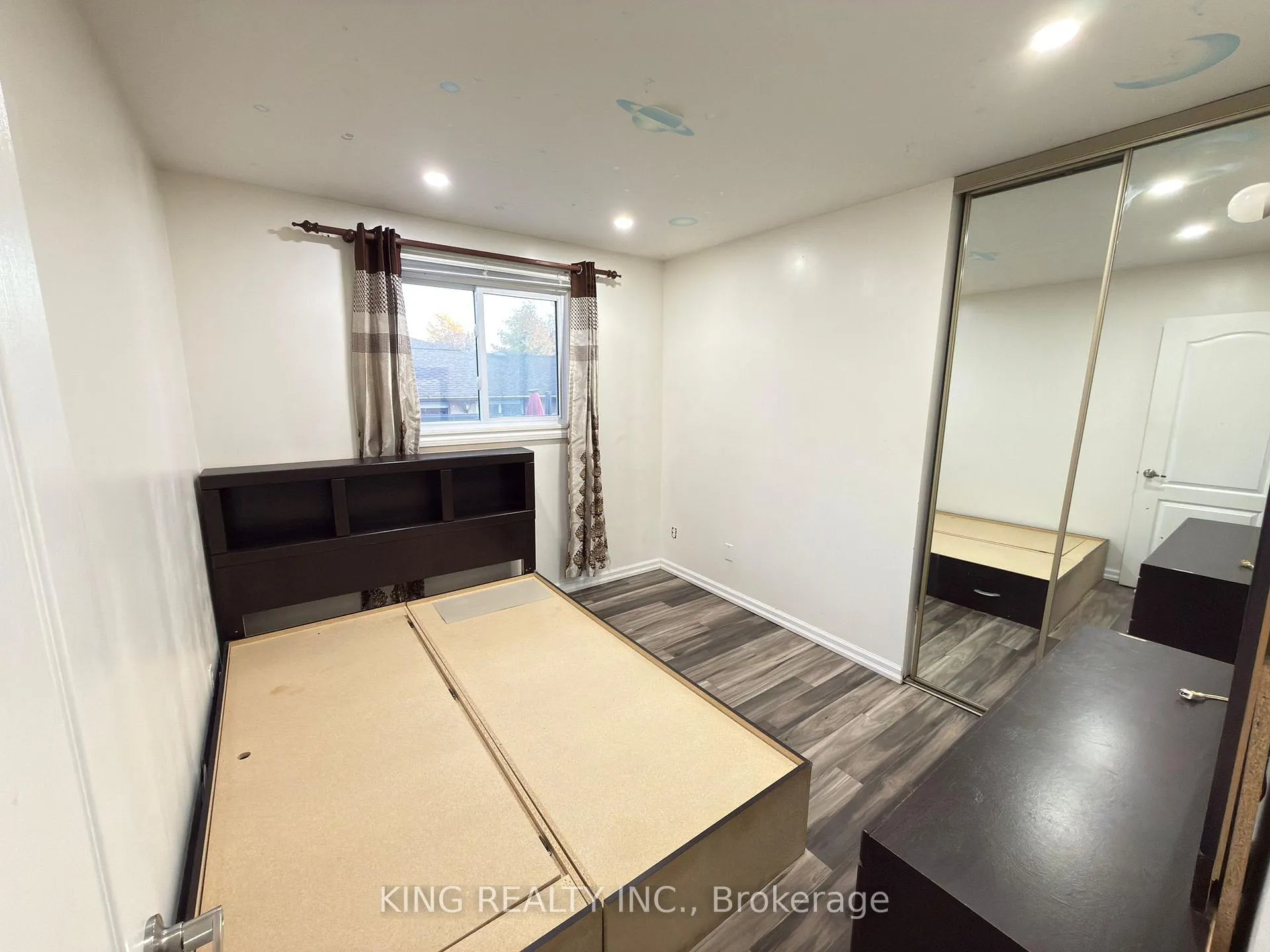 Photo 6 of 21 Greenwood Crescent, Brampton, Northgate — HOMEH