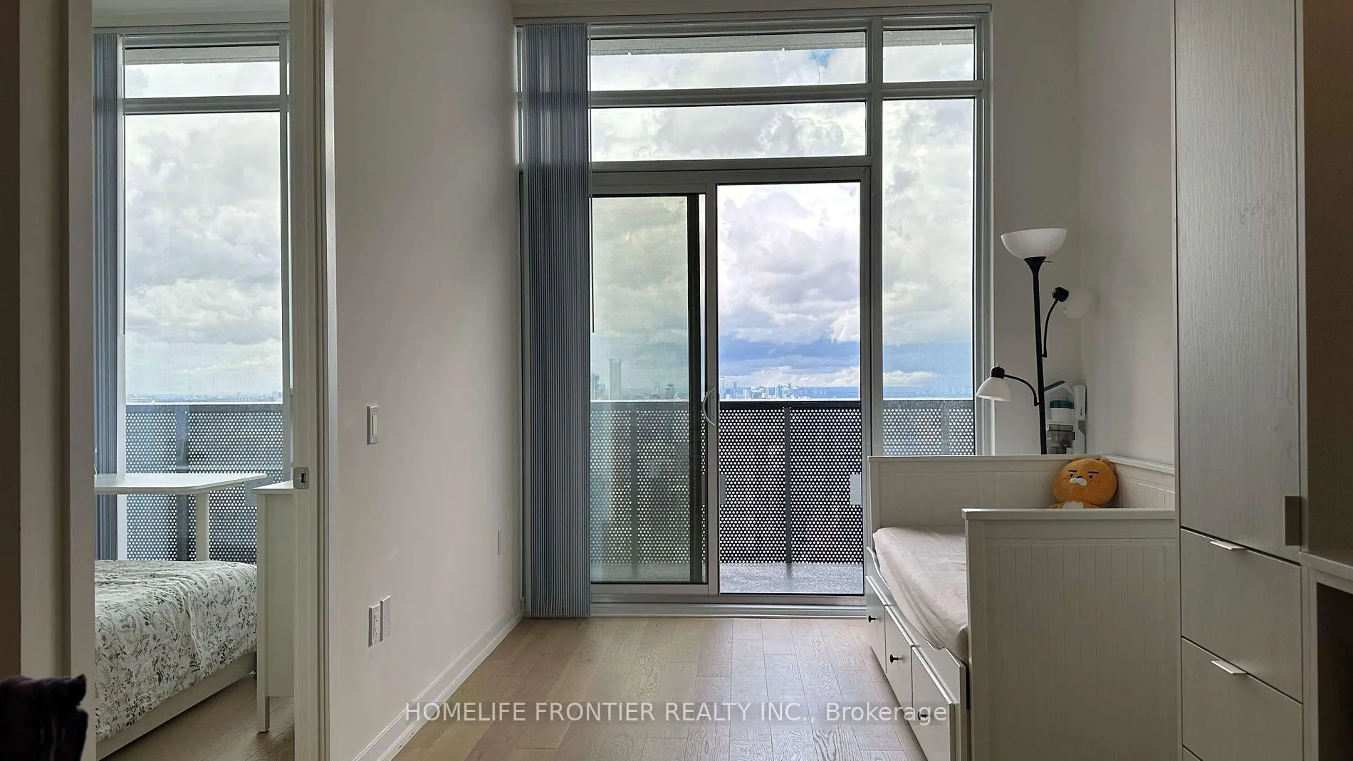 Photo 2 of Unit Ph102, 138 Downes Street, Toronto, Waterfront Communities — HOMEH